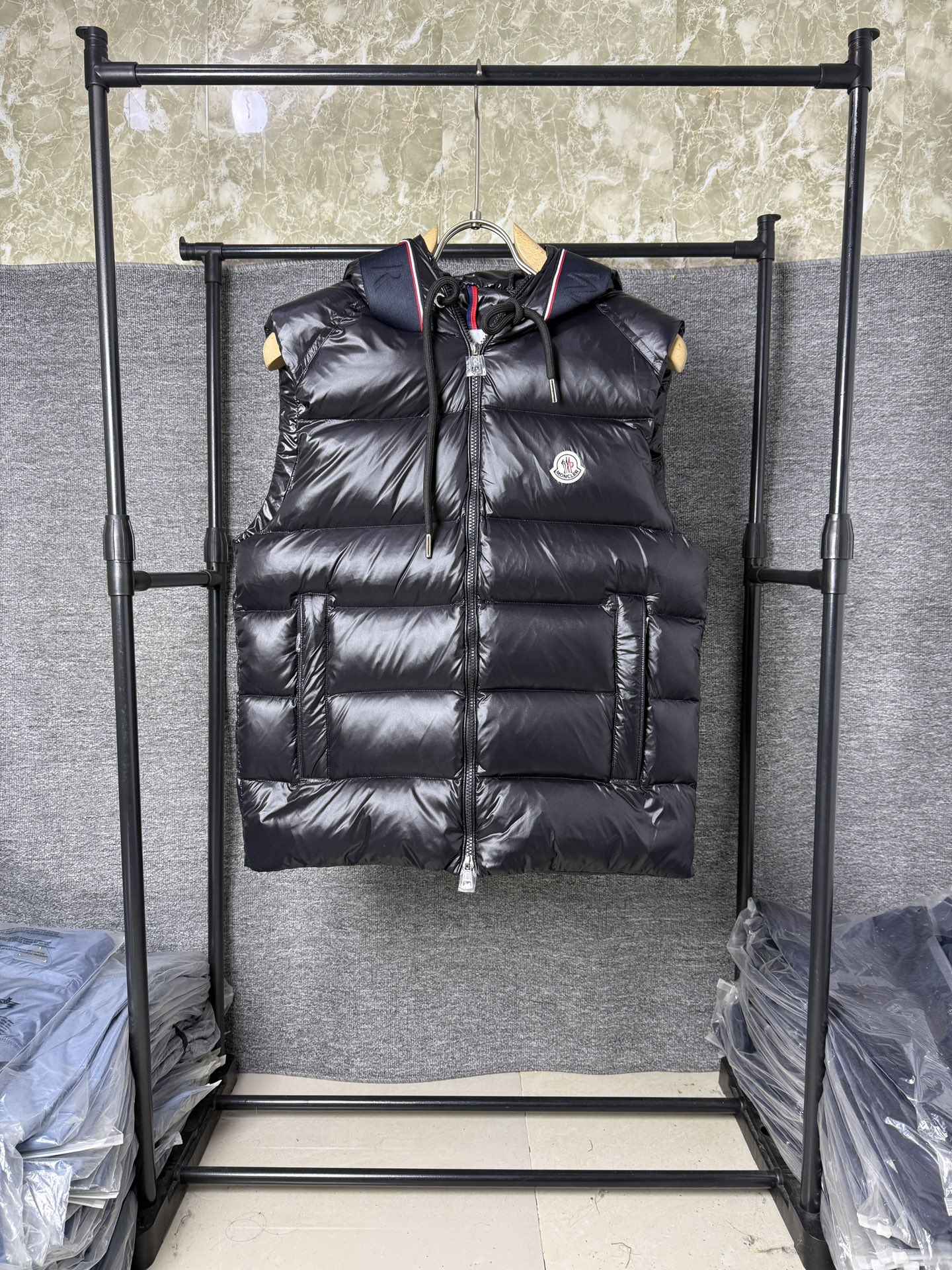 最新moncler/蒙口羽绒背心蒙家王牌尖货镇店之宝迟来的渠道好货好款！Luiro系列蒙口王牌渠道单最经