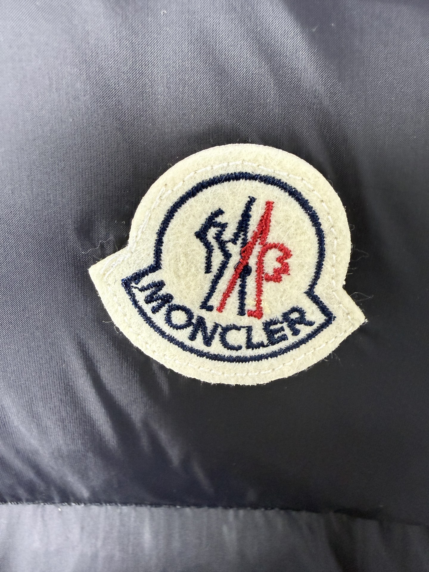 最新moncler/蒙口羽绒背心蒙家王牌尖货镇店之宝迟来的渠道好货好款！Luiro系列蒙口王牌渠道单最经