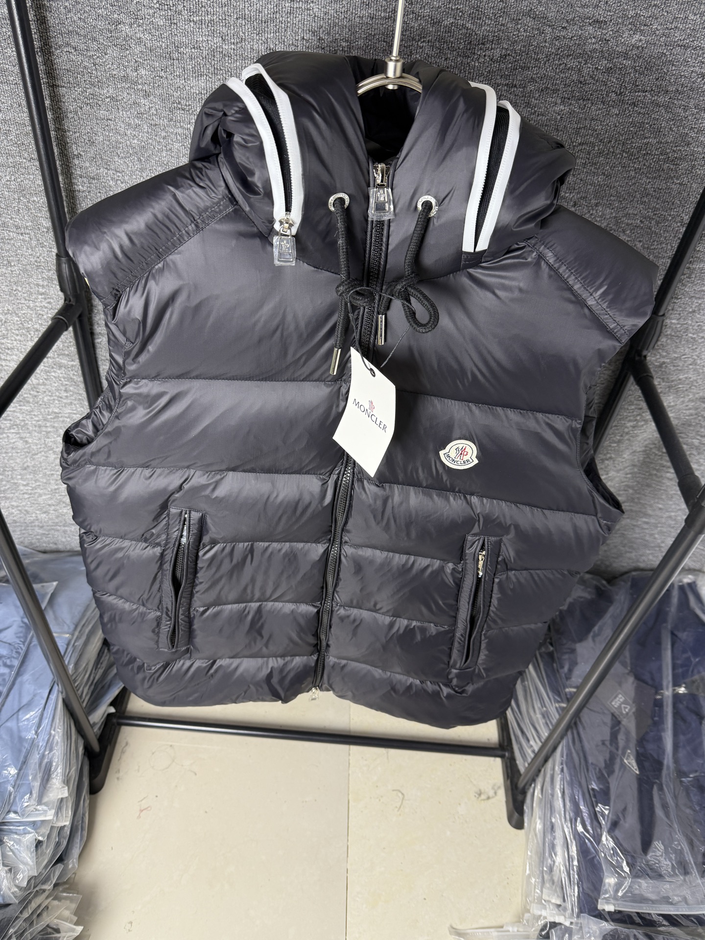 最新moncler/蒙口羽绒背心蒙家王牌尖货镇店之宝迟来的渠道好货好款！Luiro系列蒙口王牌渠道单最经