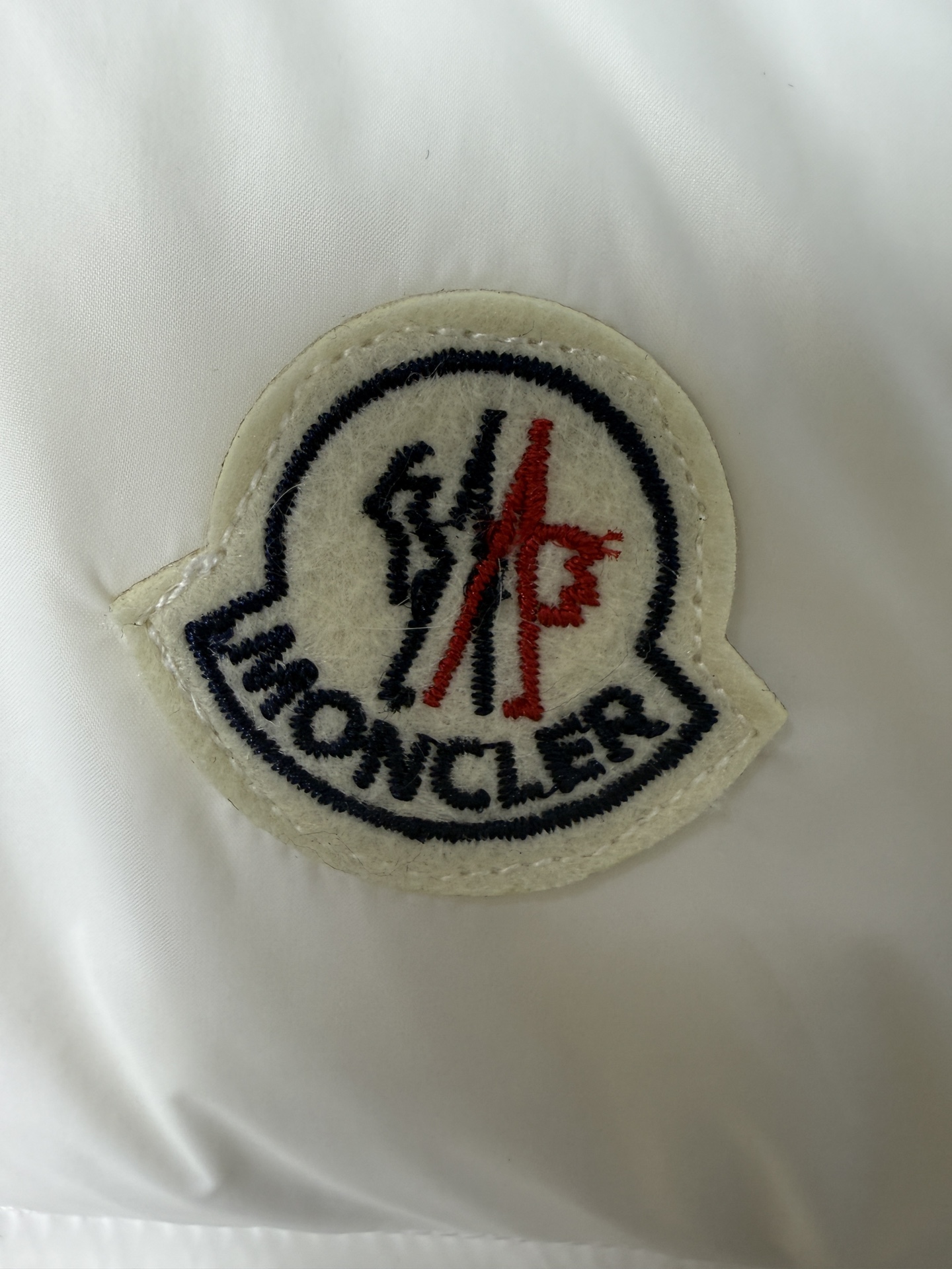 最新moncler/蒙口羽绒背心蒙家王牌尖货镇店之宝迟来的渠道好货好款！Luiro系列蒙口王牌渠道单最经