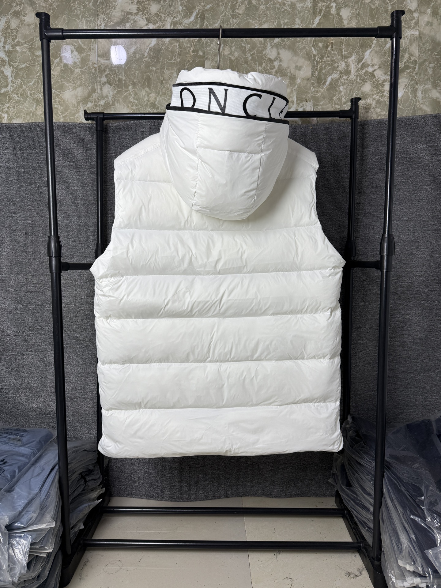 最新moncler/蒙口羽绒背心蒙家王牌尖货镇店之宝迟来的渠道好货好款！Luiro系列蒙口王牌渠道单最经