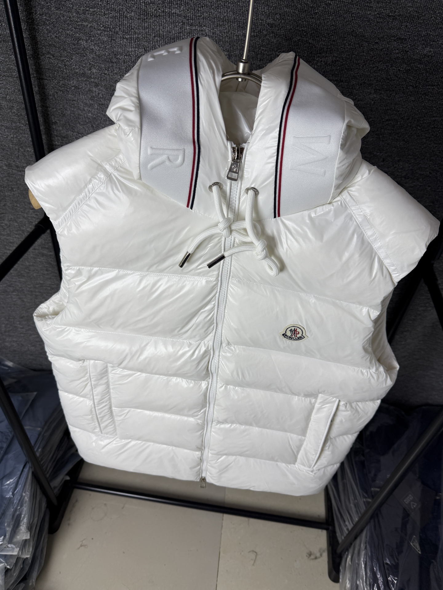 最新moncler/蒙口羽绒背心蒙家王牌尖货镇店之宝迟来的渠道好货好款！Luiro系列蒙口王牌渠道单最经