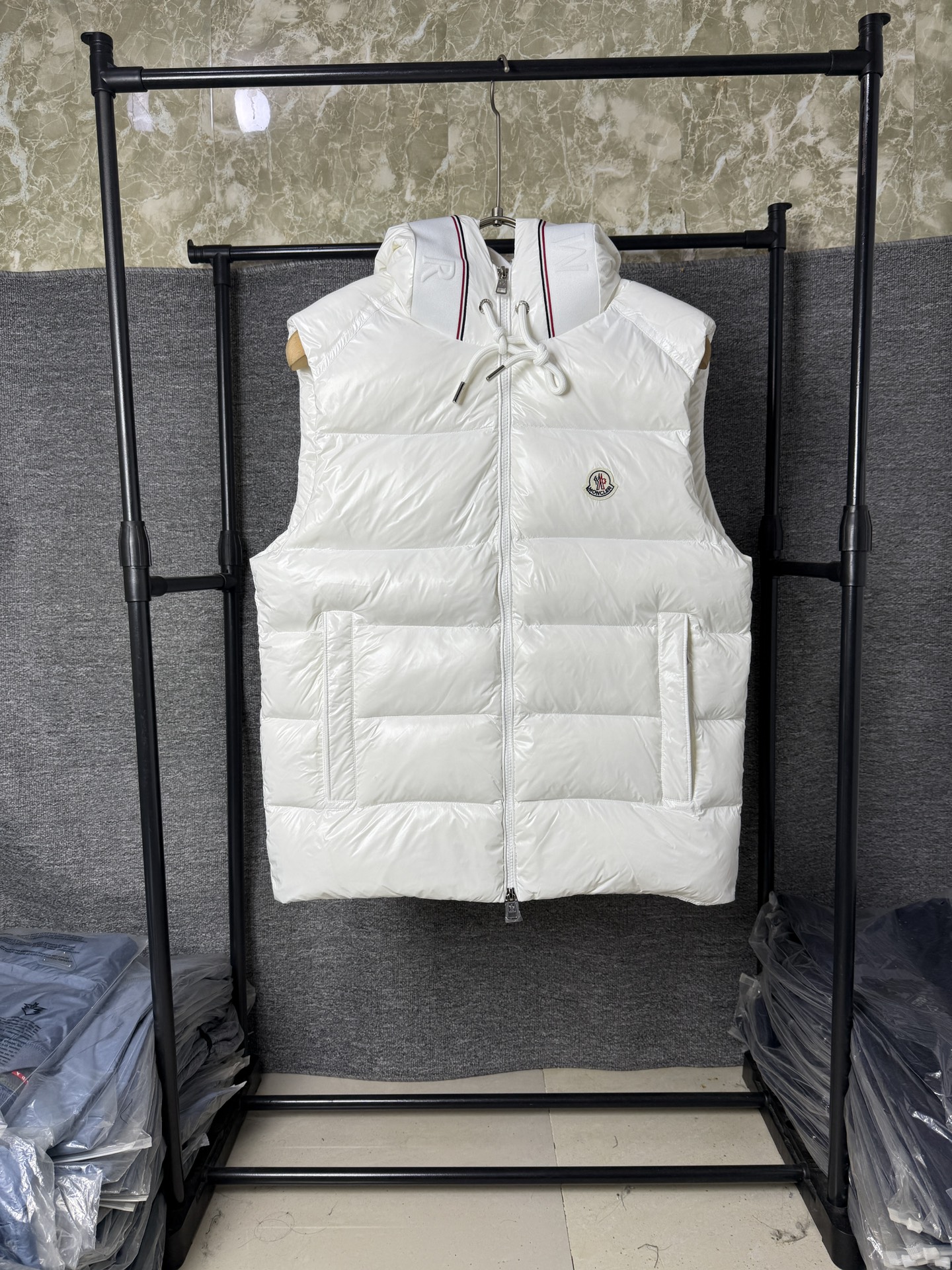 最新moncler/蒙口羽绒背心蒙家王牌尖货镇店之宝迟来的渠道好货好款！Luiro系列蒙口王牌渠道单最经