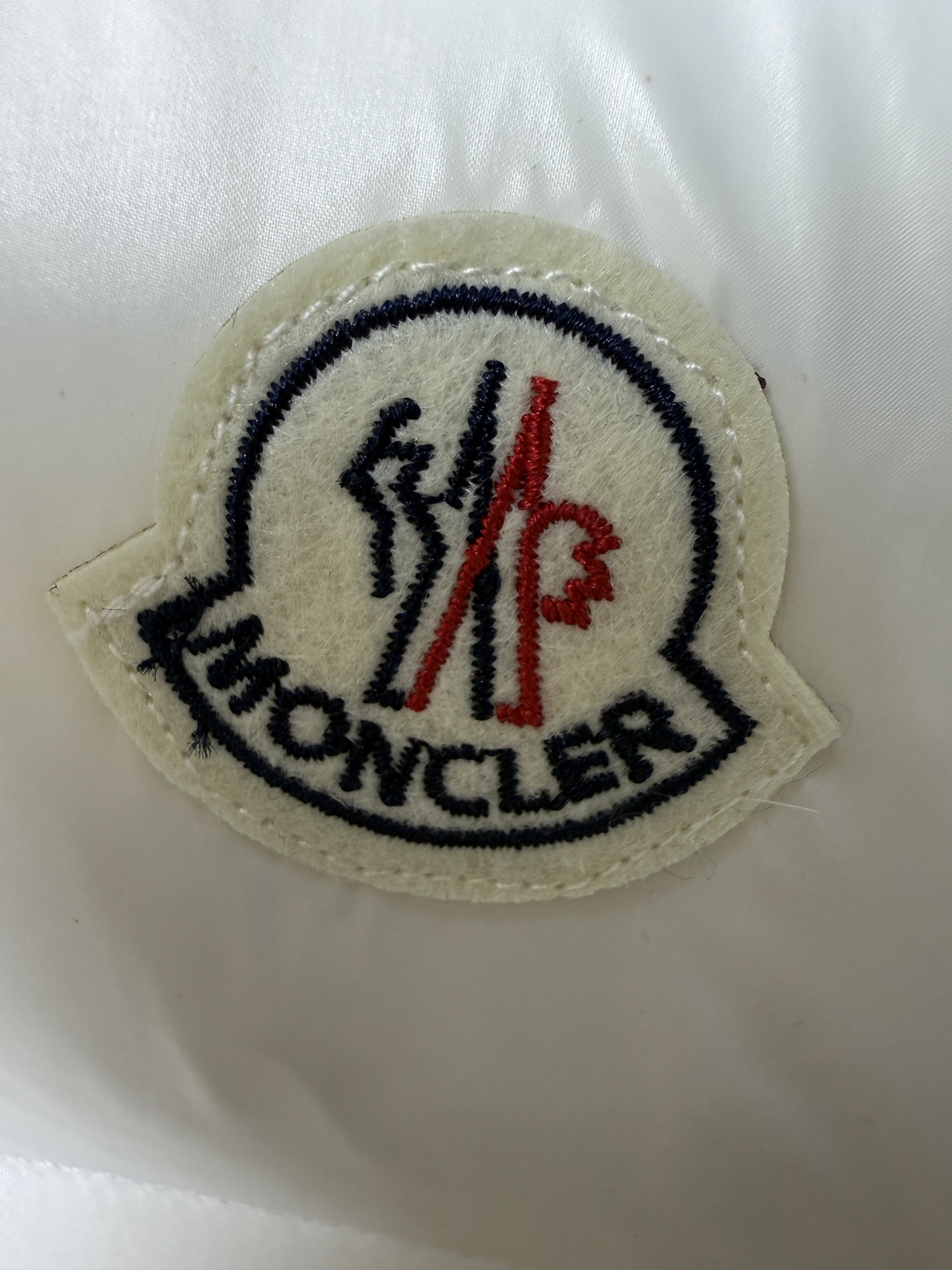 最新moncler/蒙口羽绒背心蒙家王牌尖货镇店之宝迟来的渠道好货好款！Luiro系列蒙口王牌渠道单最经