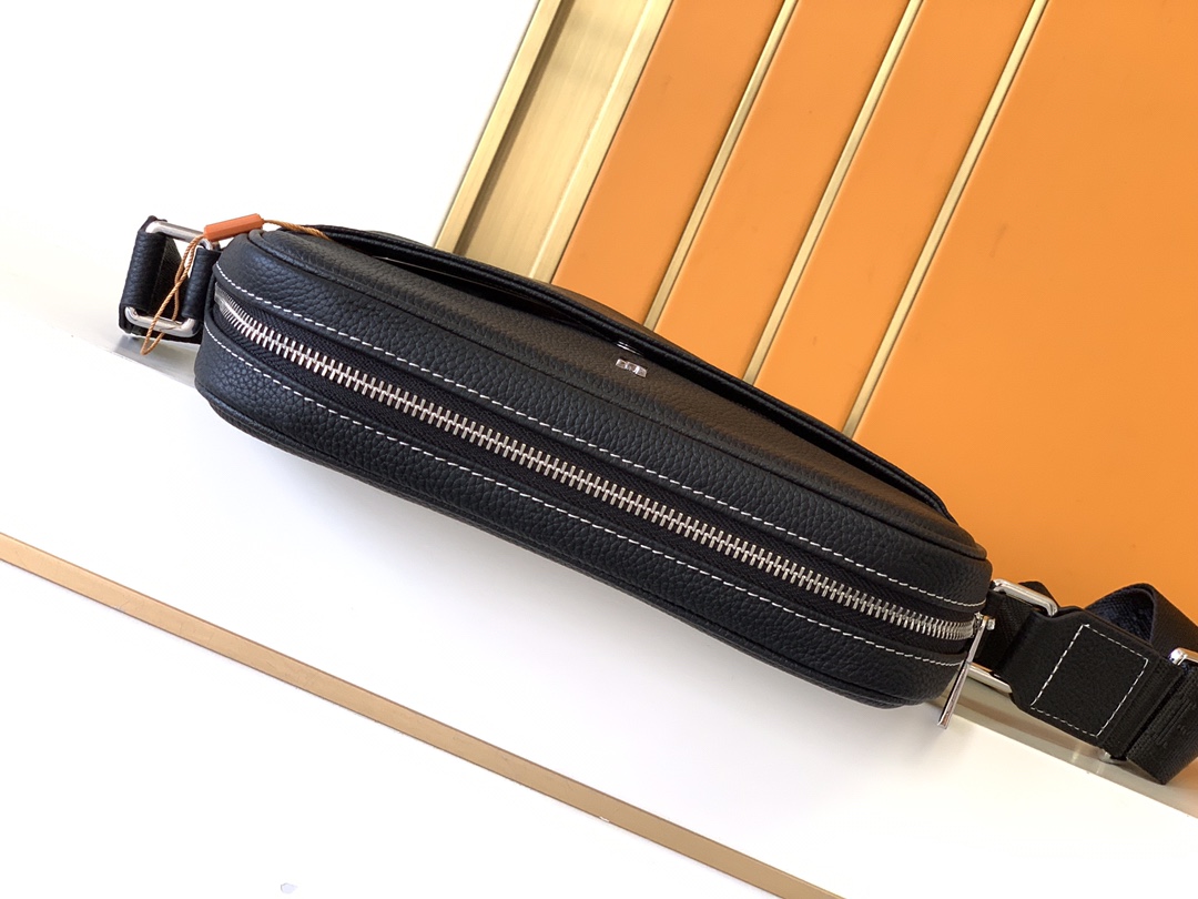 Givenchy 型号：7046-4黑色# 货爱玛意大利专用头层牛皮 手感 柔软细腻 质感高端有档次