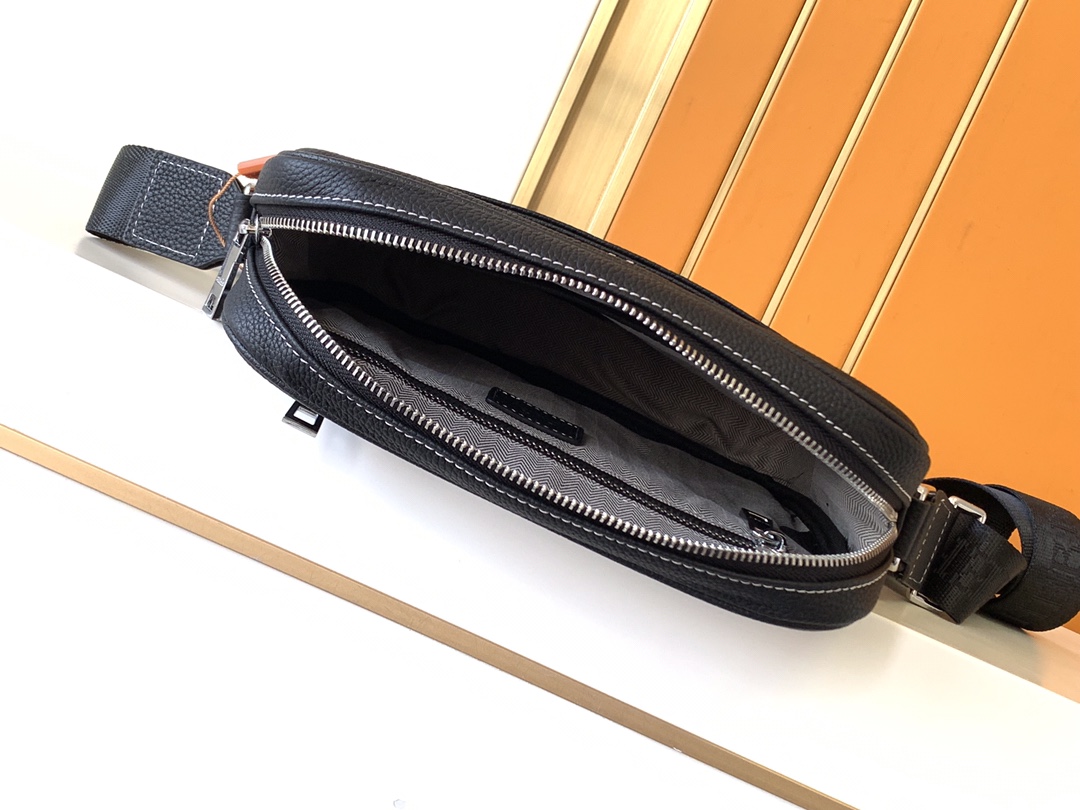 Givenchy 型号：7046-4黑色# 货爱玛意大利专用头层牛皮 手感 柔软细腻 质感高端有档次