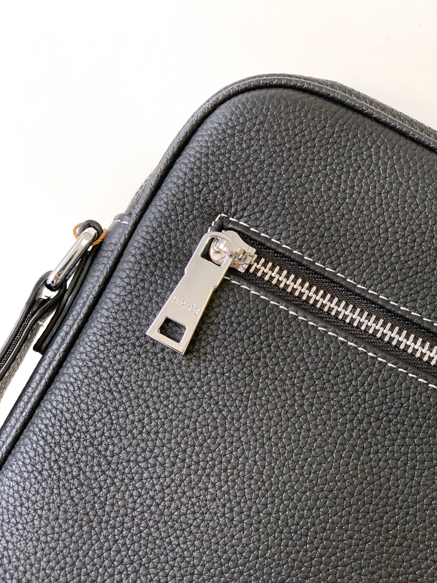 Givenchy 型号：7046-4黑色# 货爱玛意大利专用头层牛皮 手感 柔软细腻 质感高端有档次