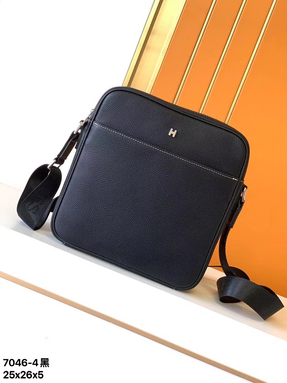 Givenchy 型号：7046-4黑色# 货爱玛意大利专用头层牛皮 手感 柔软细腻 质感高端有档次