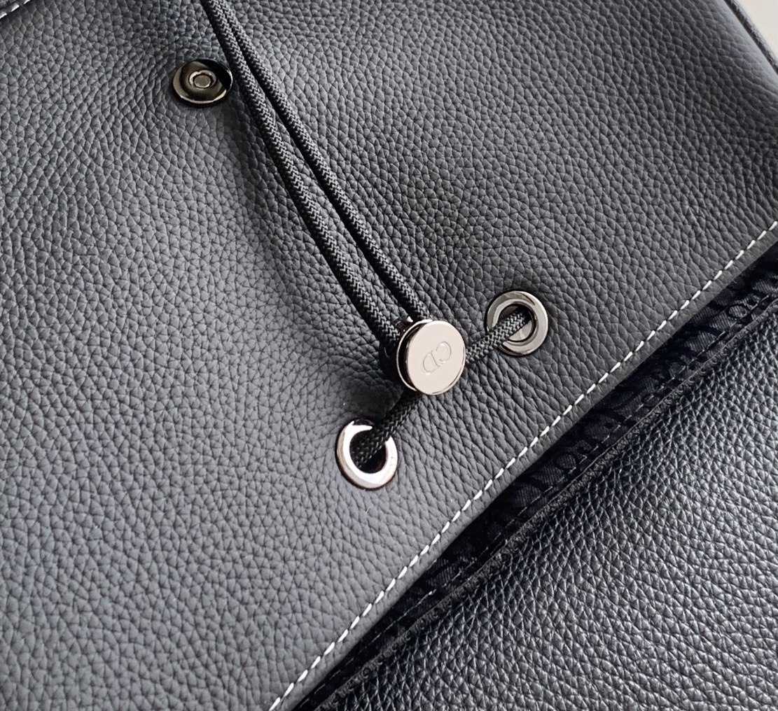 Givenchy 型号：200#全头层牛皮 货 休闲 双肩背包 高端 有品味 专用高端防水布配头层牛皮