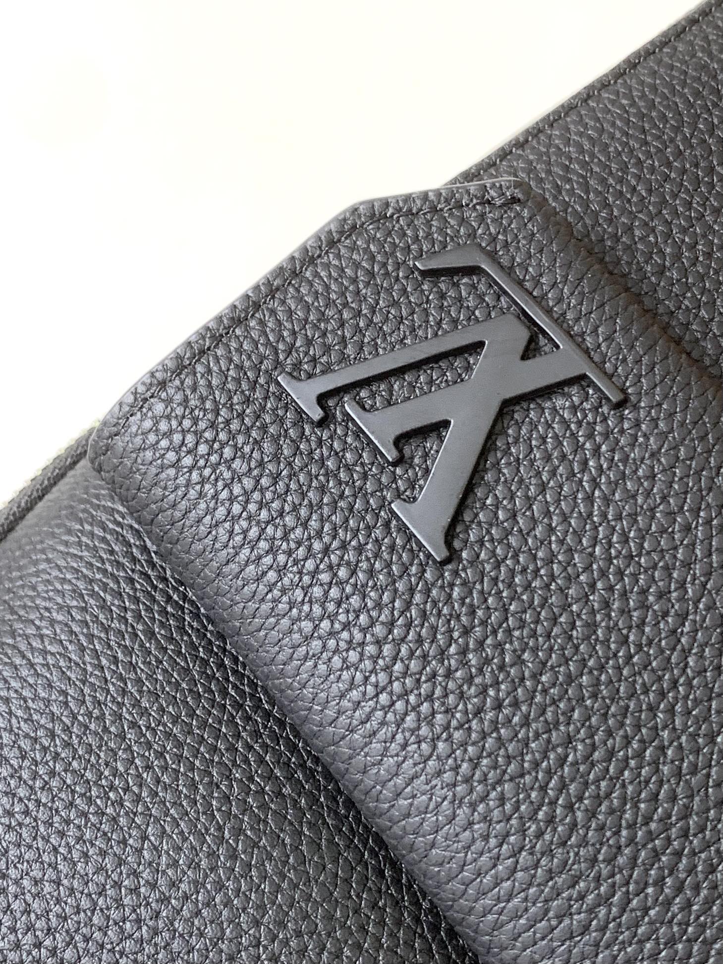 胸包，430#顶级原单 本款大小刚好，非常Ns的一款， Avenue 单肩包于 Damier Infin