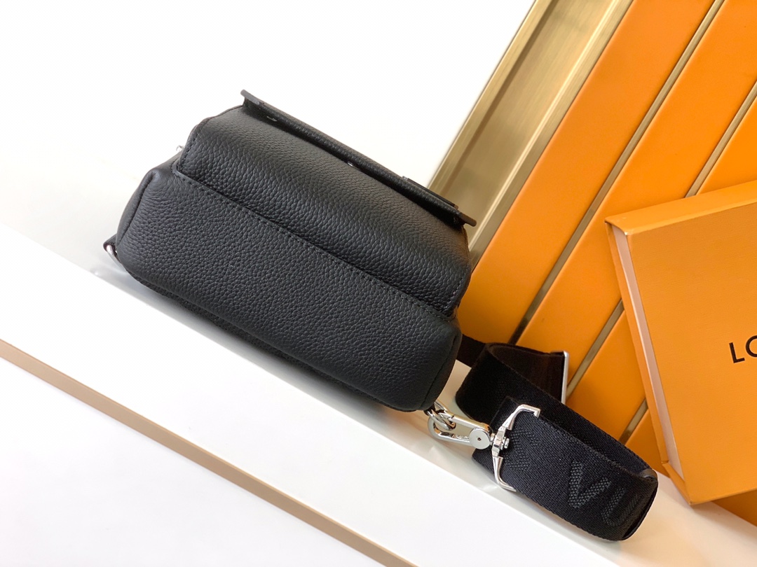 胸包，430#顶级原单 本款大小刚好，非常Ns的一款， Avenue 单肩包于 Damier Infin