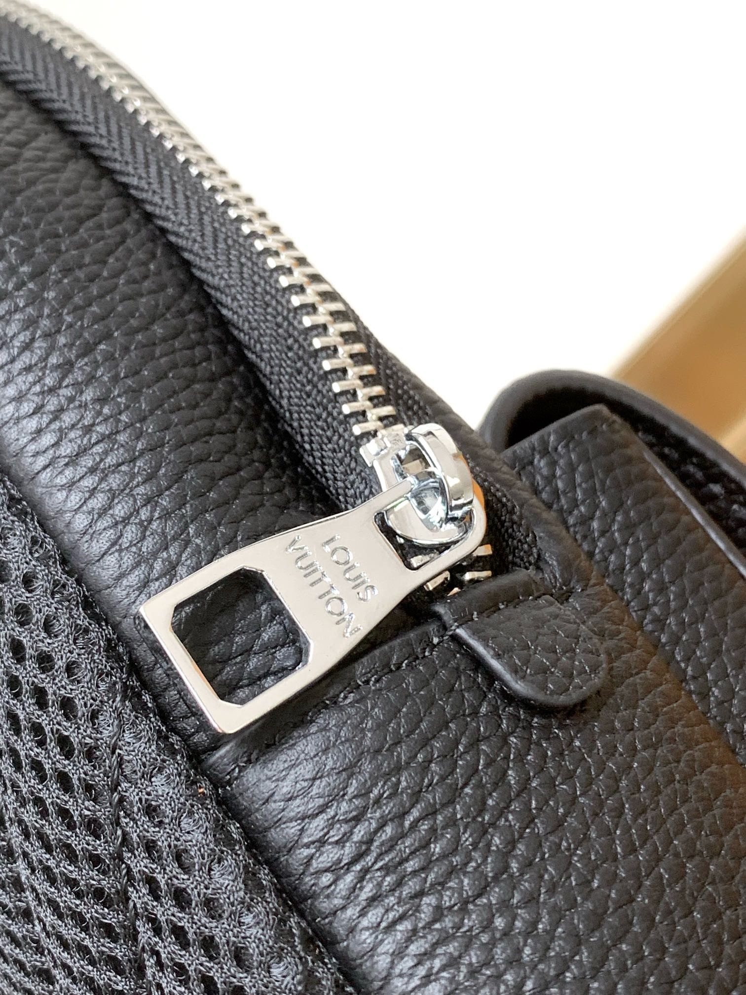 胸包，430#顶级原单 本款大小刚好，非常Ns的一款， Avenue 单肩包于 Damier Infin