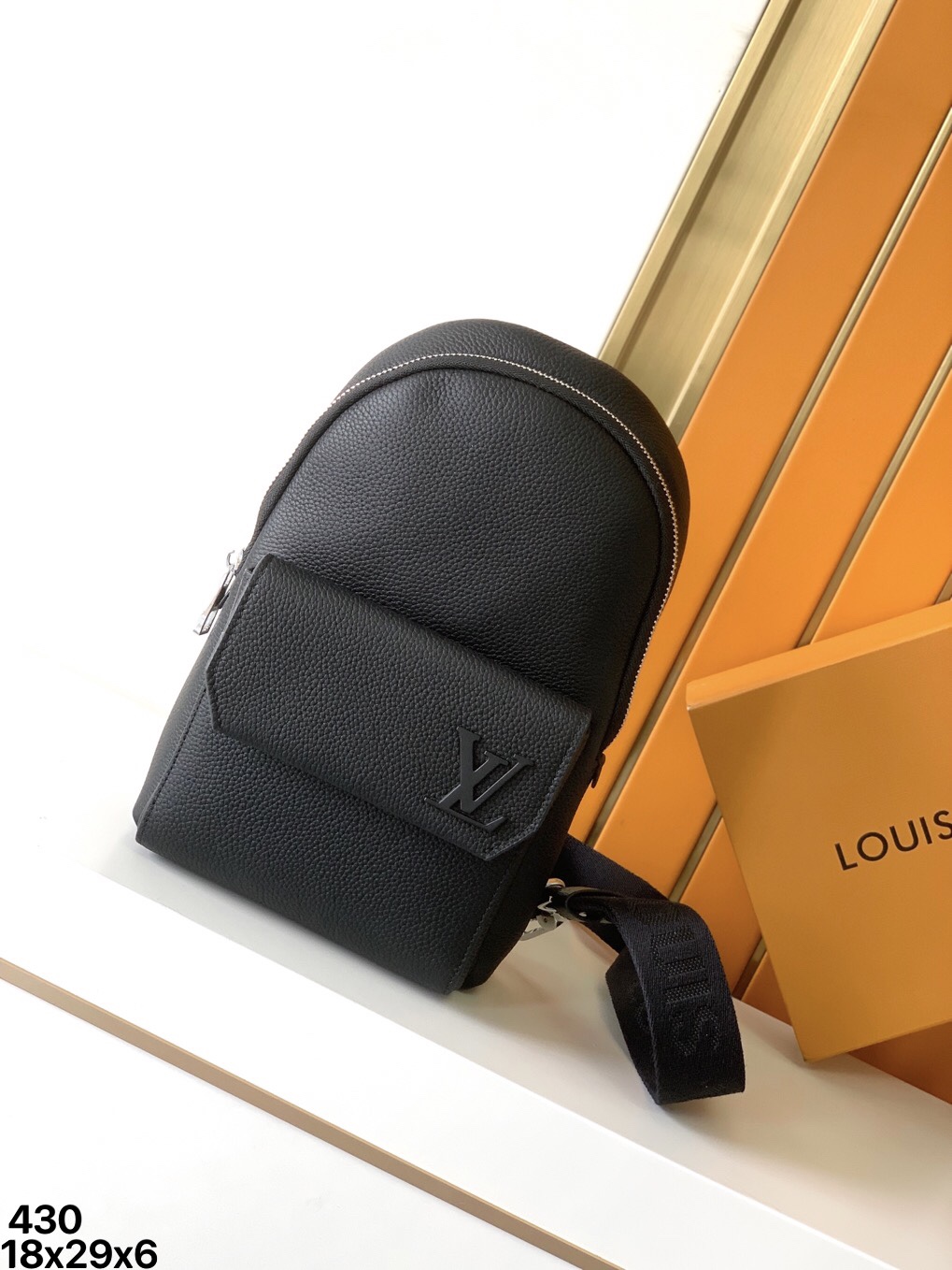 胸包，430#顶级原单 本款大小刚好，非常Ns的一款， Avenue 单肩包于 Damier Infin