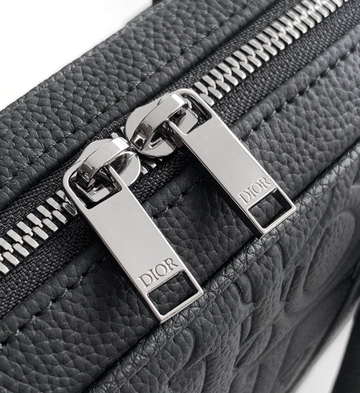 Montblanc 公文包 型号：180#全皮压花 货 休闲 双肩背包 高端 有品味 专用高端防水布配头层牛皮