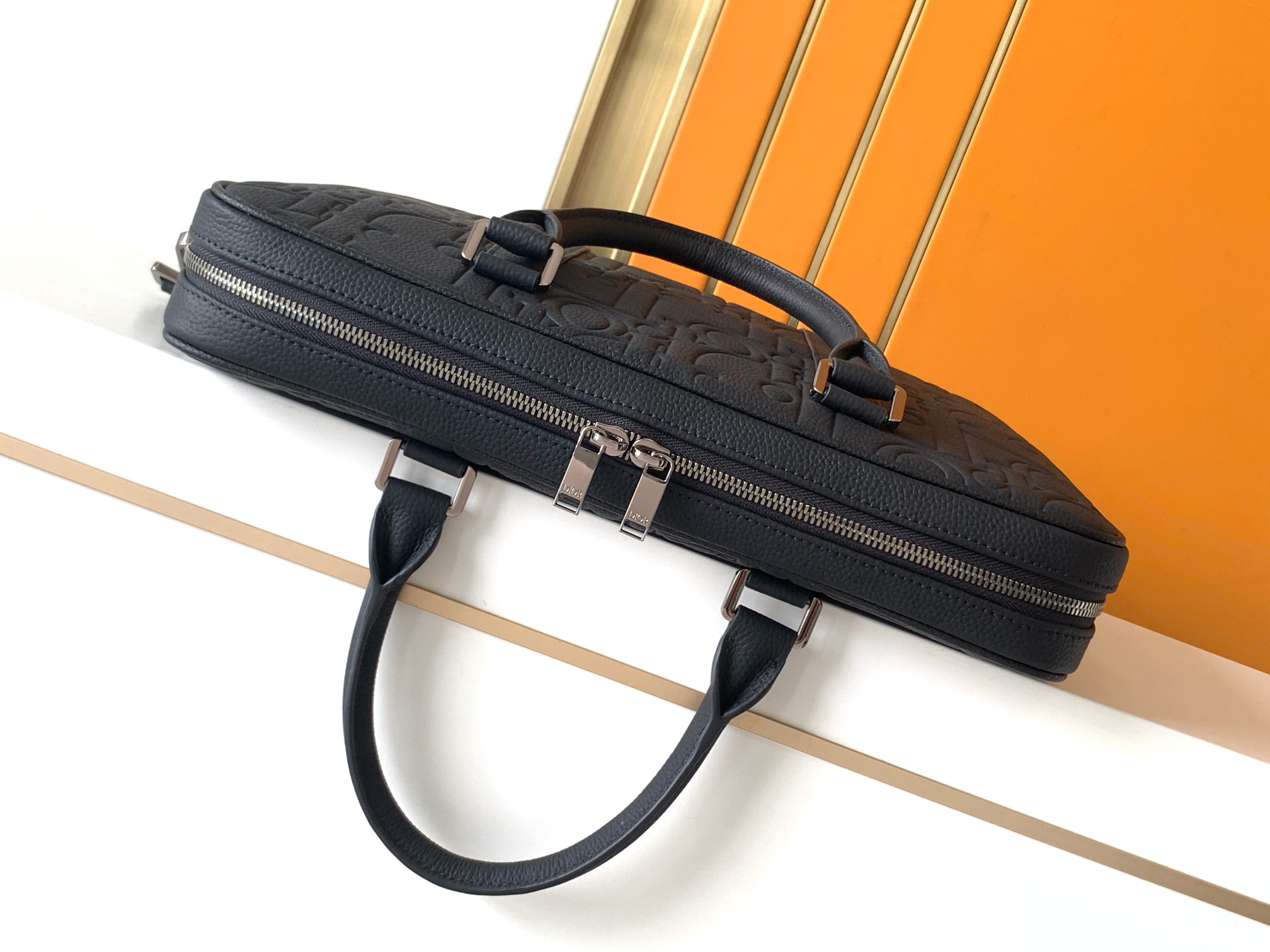 Montblanc 公文包 型号：180#全皮压花 货 休闲 双肩背包 高端 有品味 专用高端防水布配头层牛皮