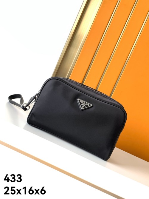 Prada Bolso de Mano Negro - Elegancia y Funcionalidad en Cada Detalle 1 Prada Bolso de Mano Negro - Elegancia y Funcionalidad en Cada Detalle