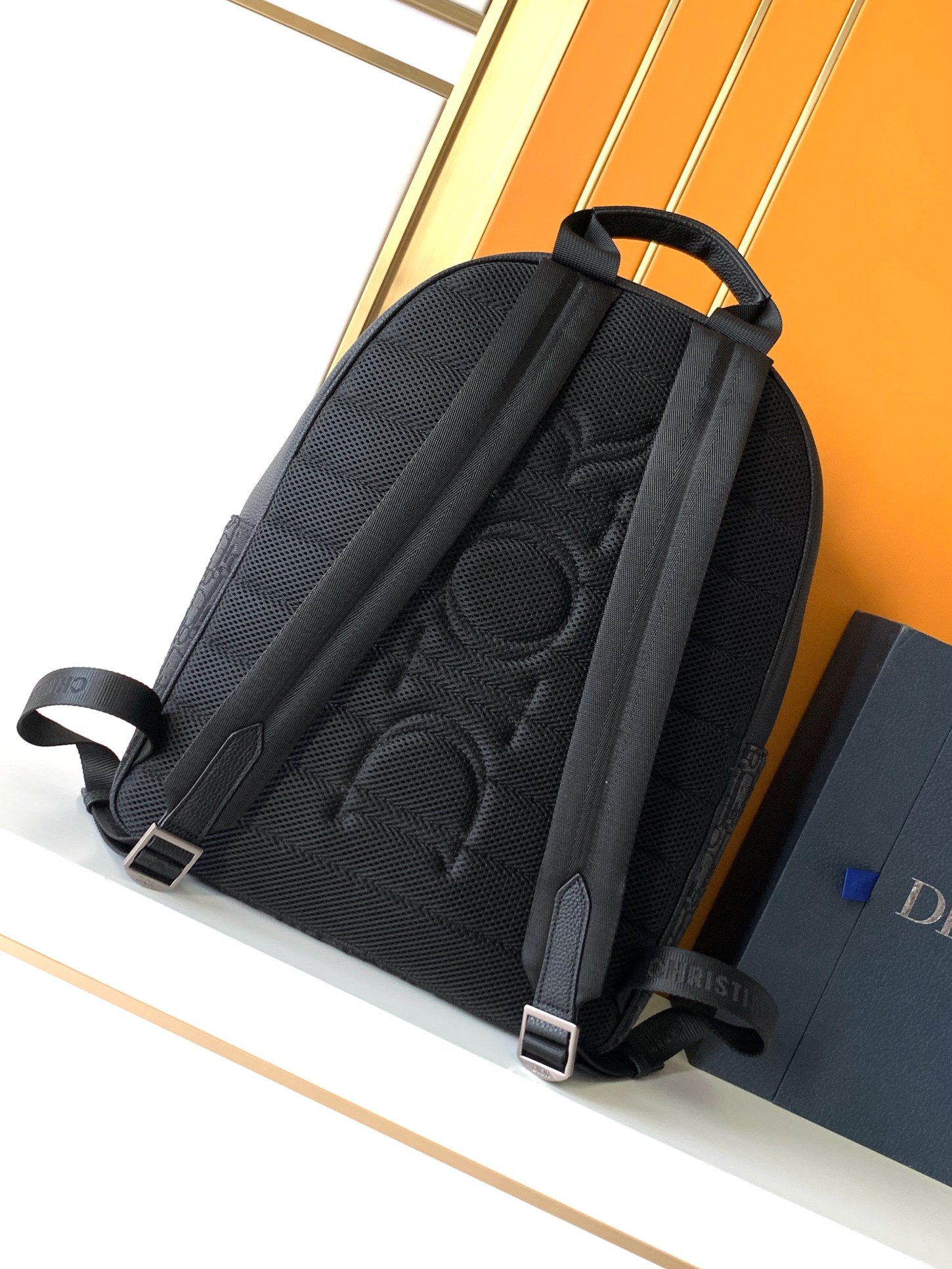 Dior 双肩背包型号：212#黑D 货 休闲 双肩背包 高端 有品味 专用高端防水布配头层牛皮