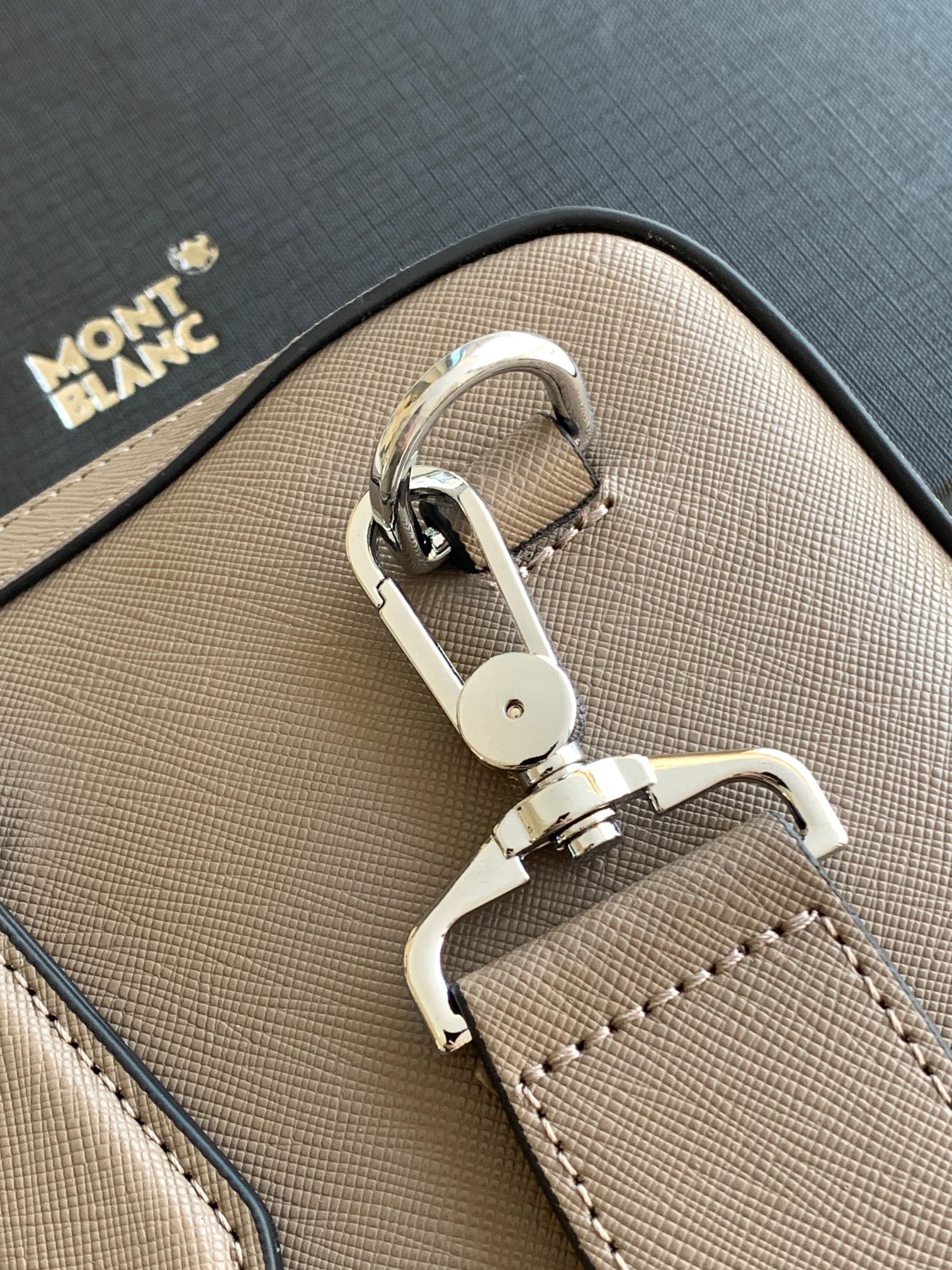 Montblanc # 货万宝龙新款公事包，光泽好上档次，高纤维布裡， 五金配件，质量超赞。尺寸：38x28x6