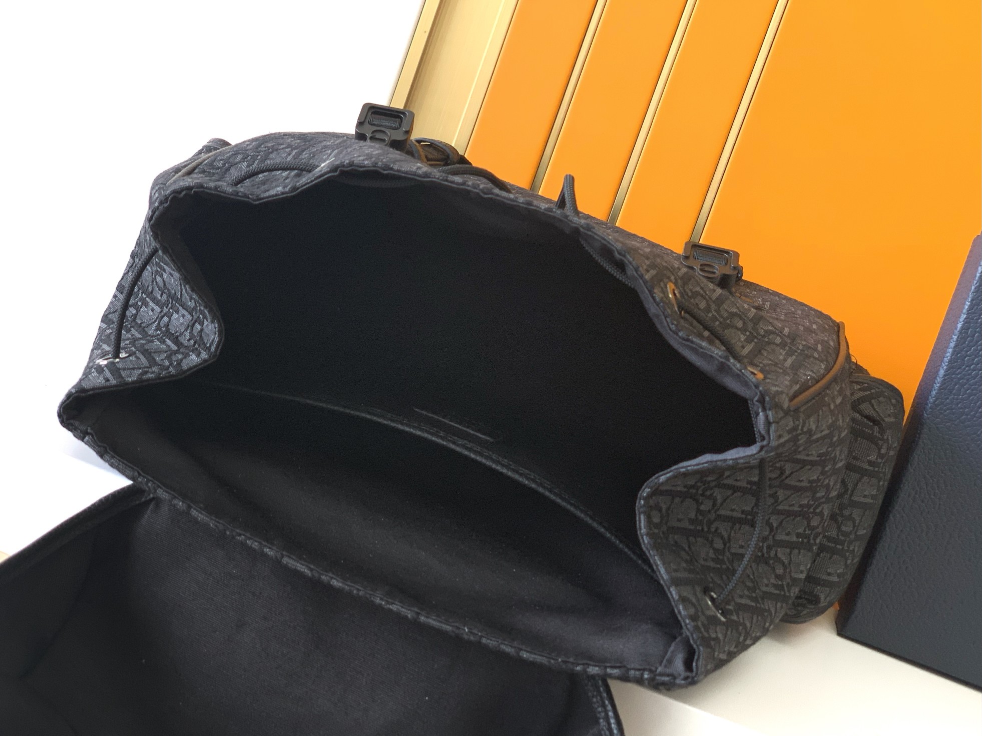 Dsquared2 双肩背包 D205黑D Dior-迪奥