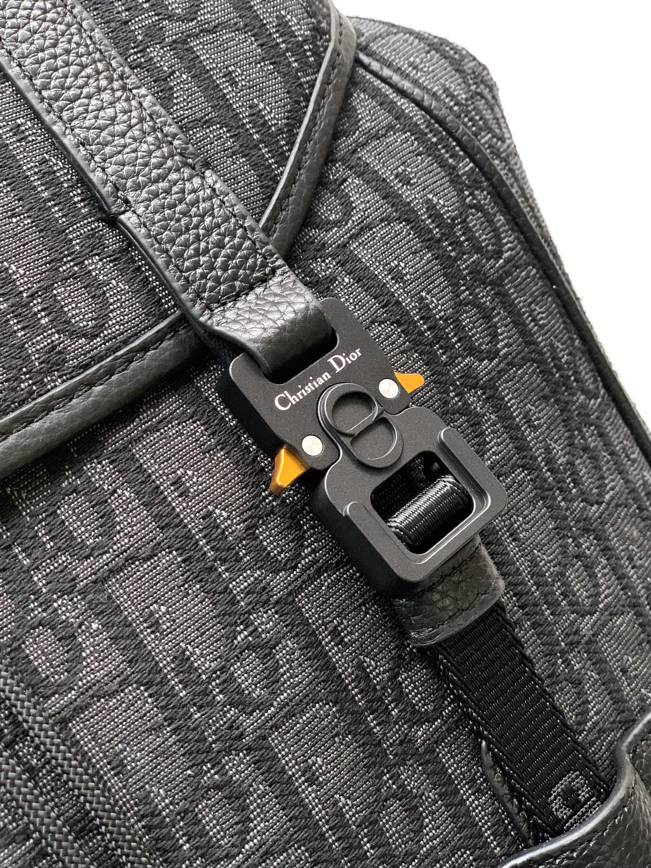 Dsquared2 双肩背包 D205黑D Dior-迪奥