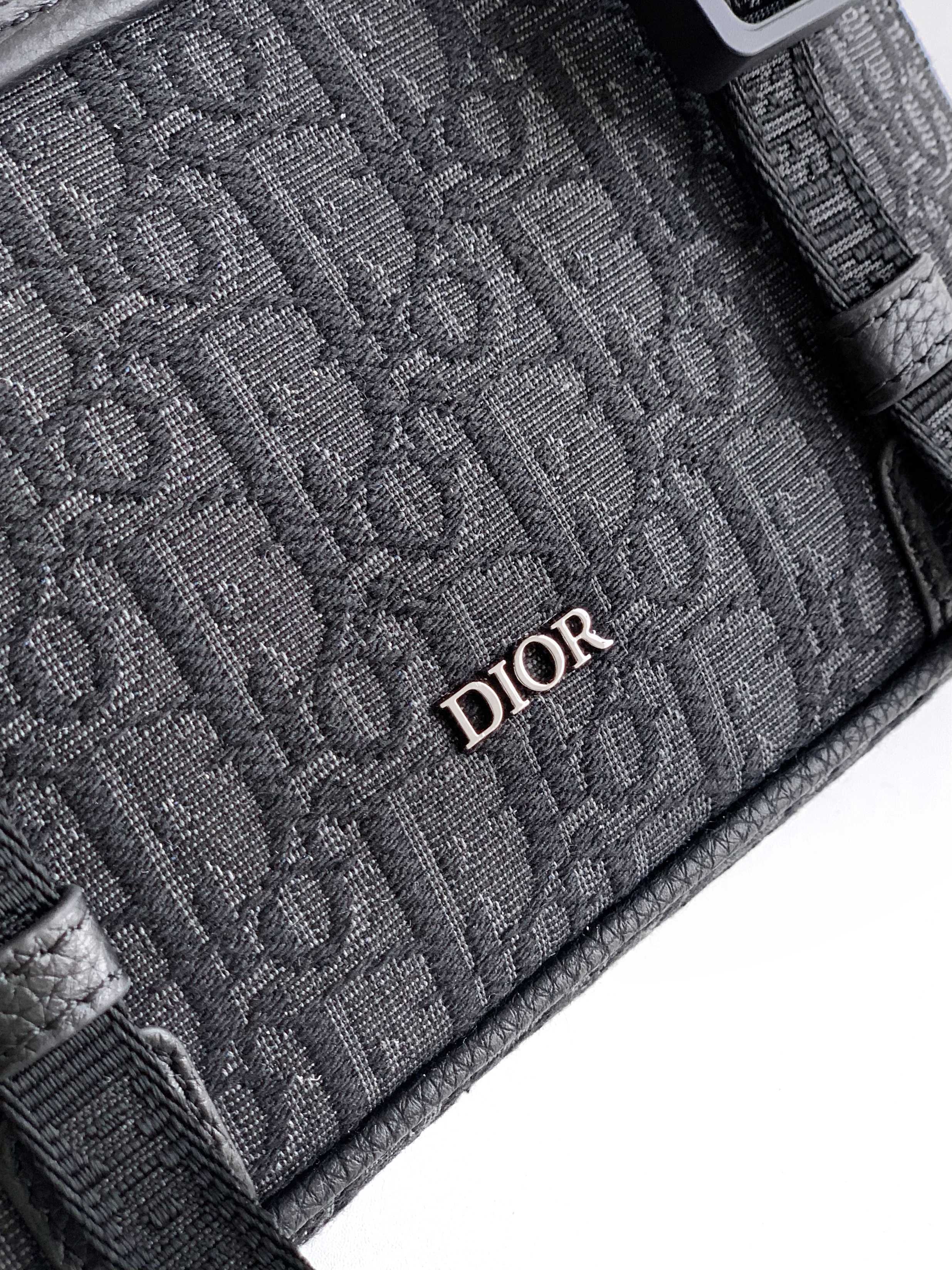 Dior 邮差包斜挎包型号： D333#黑D 货 休闲 斜挎包流行款 高端 有品味