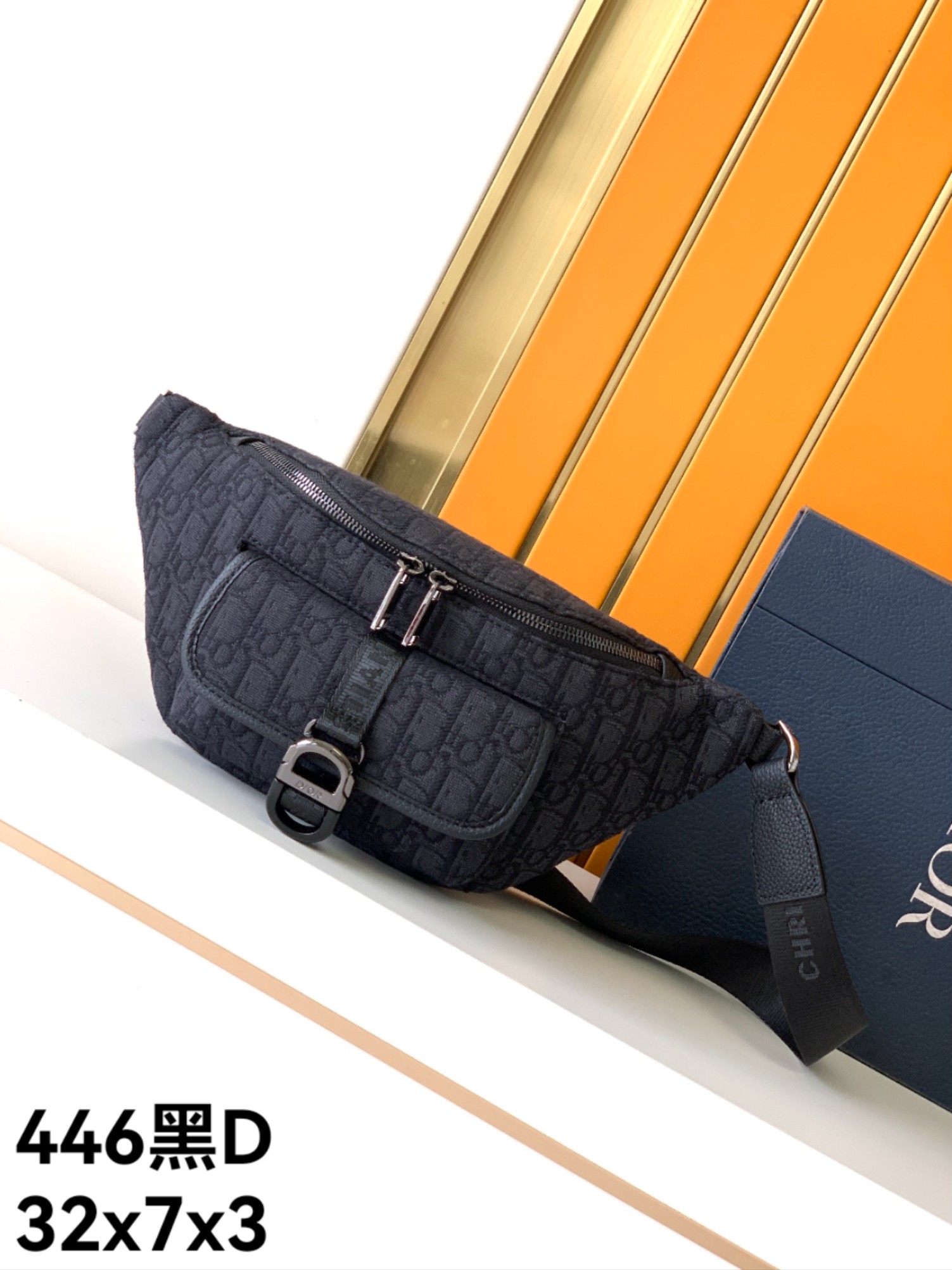 休闲腰包新款：446#黑D，顶级原单货专柜休闲时尚腰包，高端大气，时尚有品味，原单专用高端防水布配头层牛