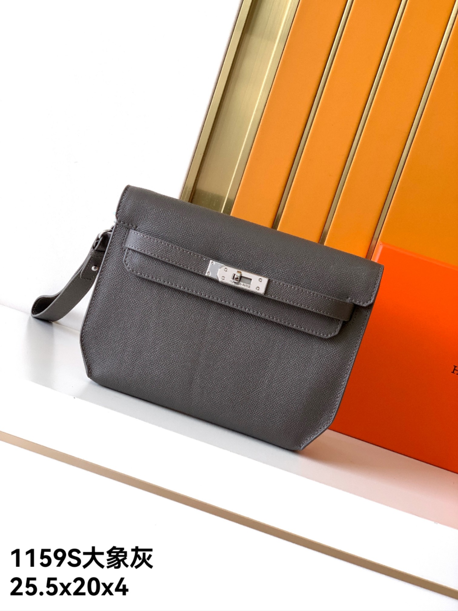 Loewe 手包型号：1159S#大象灰色 货爱玛意大利专用手撑纹头层牛皮 手感 柔软细腻