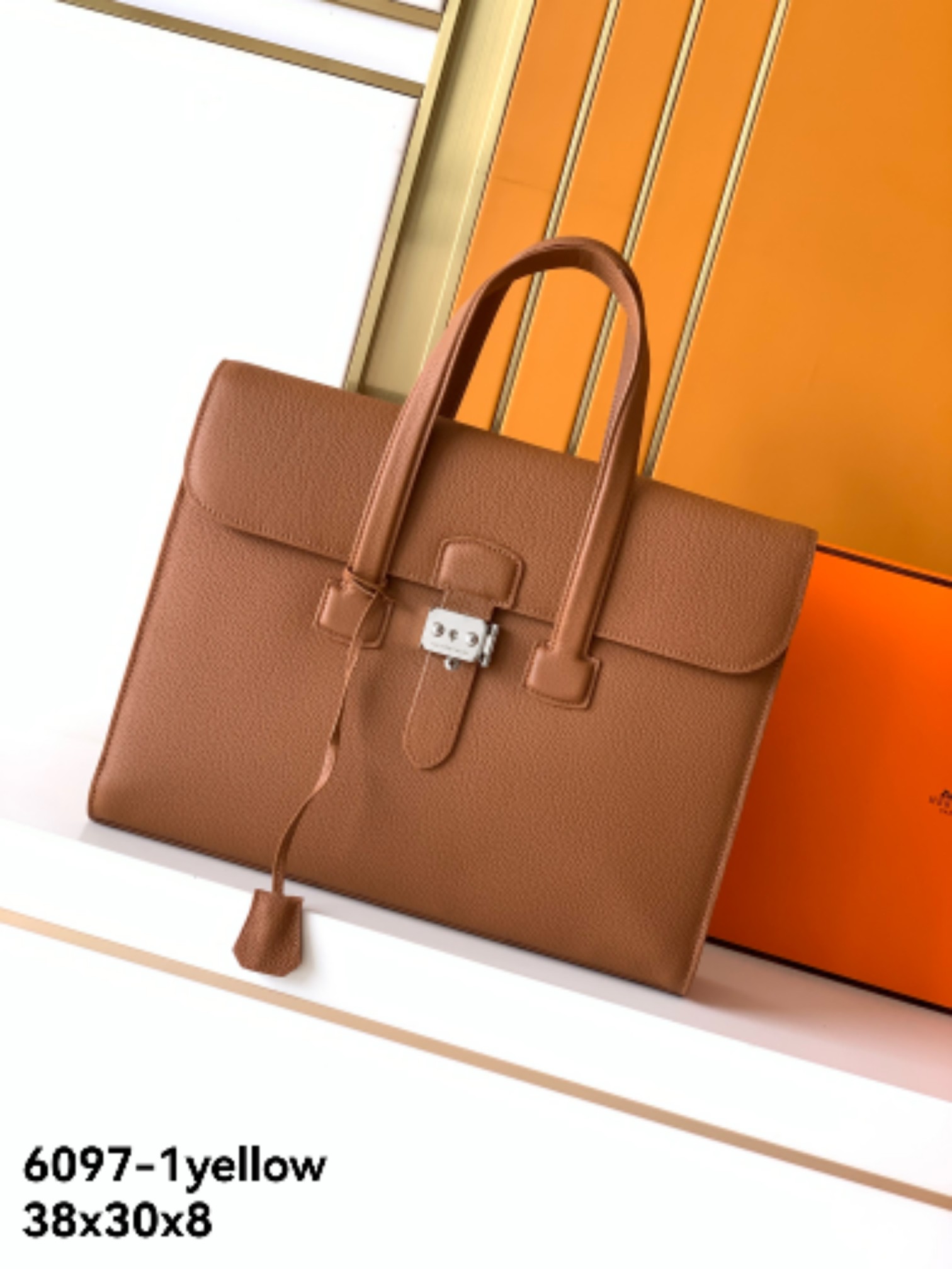 💰720 。 新款公文包型号:6097-1#黄色yellow顶级原单货爱玛意大利专用头层牛皮,手感超级柔软细腻,质感高端有档次,专柜同款,绝对高端货。高纤维裡布,专柜五金配件,质量超赞。尺寸:38x30x8------