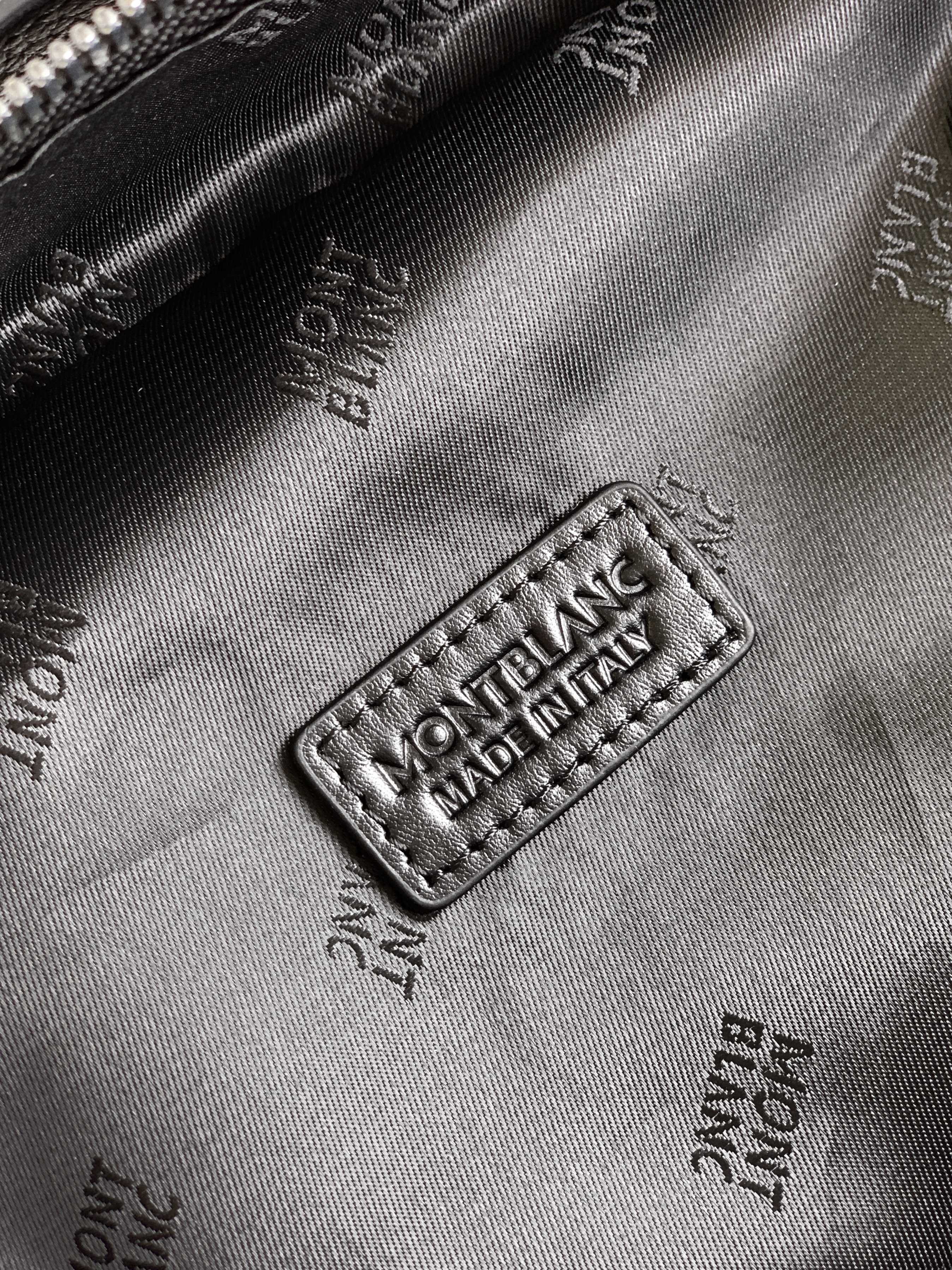 Givenchy 双肩背包型号：新款6101-1# 货万宝意大利自然摔小牛皮 手感 柔软细腻