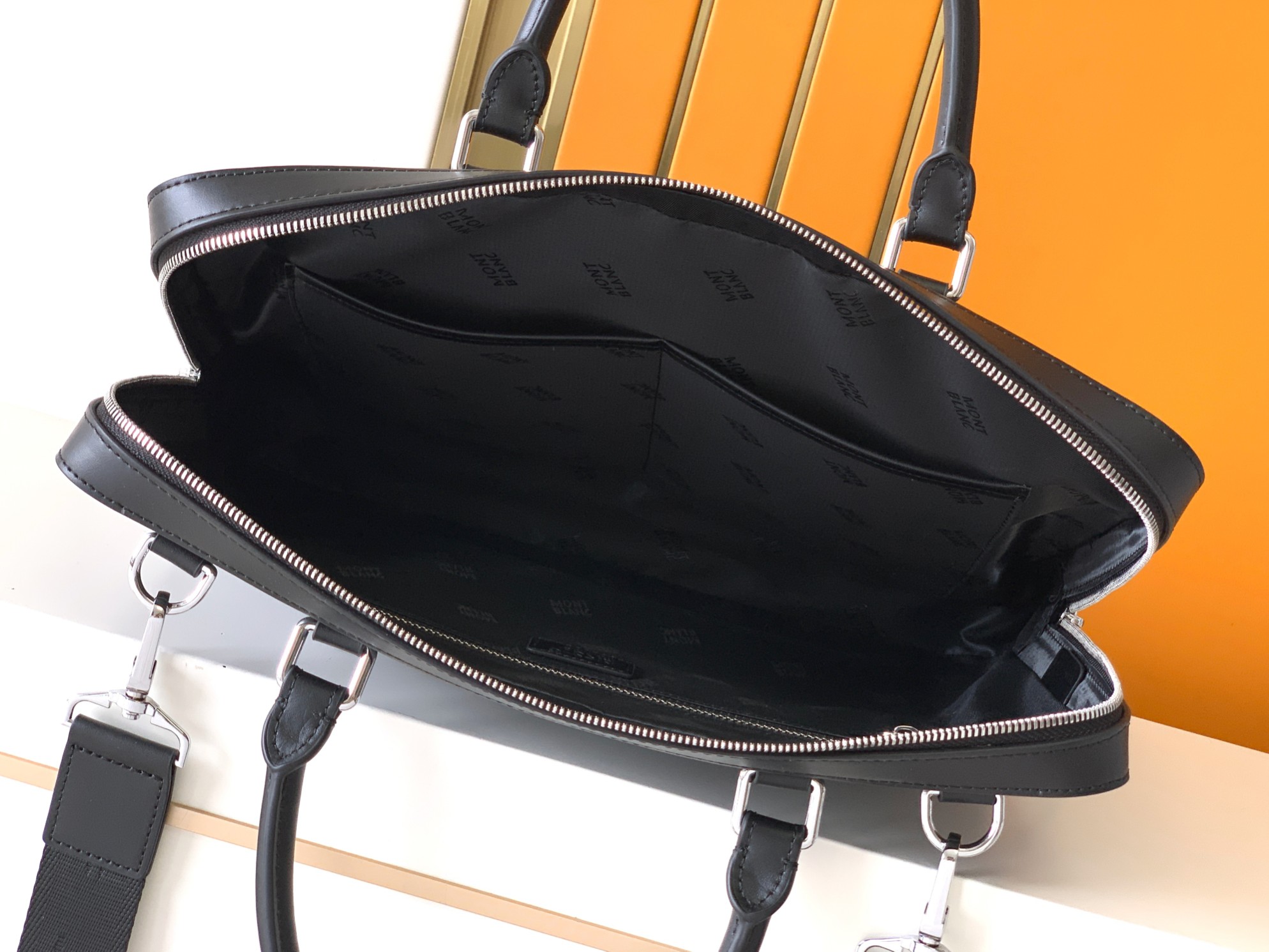 Givenchy 公文包型号：新款7078-1# 货万宝意大利开边珠光面头层小牛皮 皮质高档