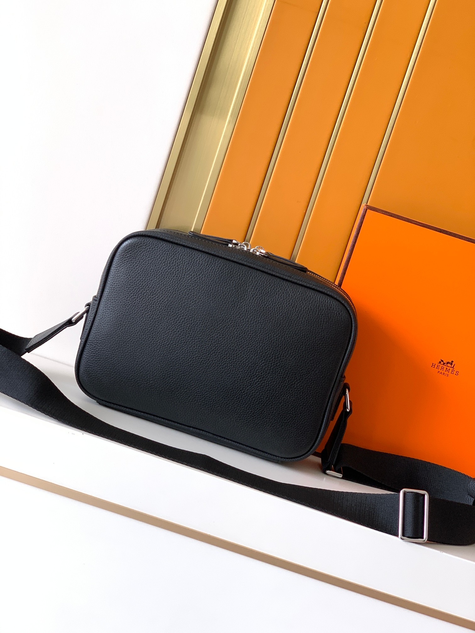 Givenchy 相机包7080-4#黑色 货爱玛意大利专用头层牛皮 手感 柔软细腻 质感高端有档次