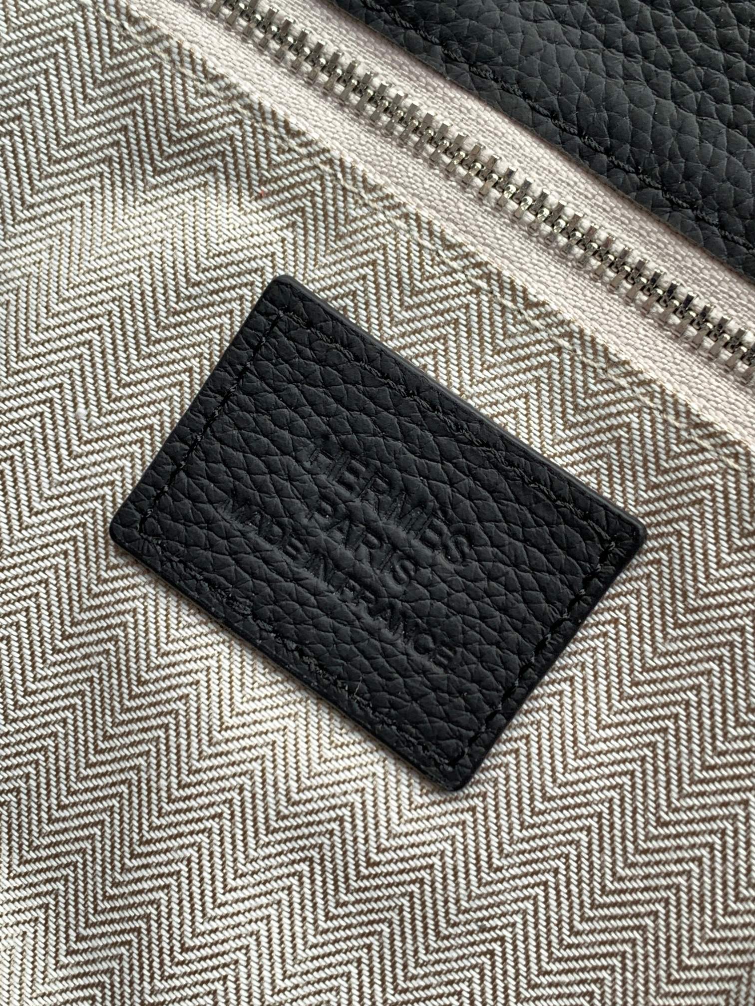 Loewe 1182#黑色手包 升级版 货爱玛意大利专用头层牛皮 手感 柔软细腻 质感高端有档次