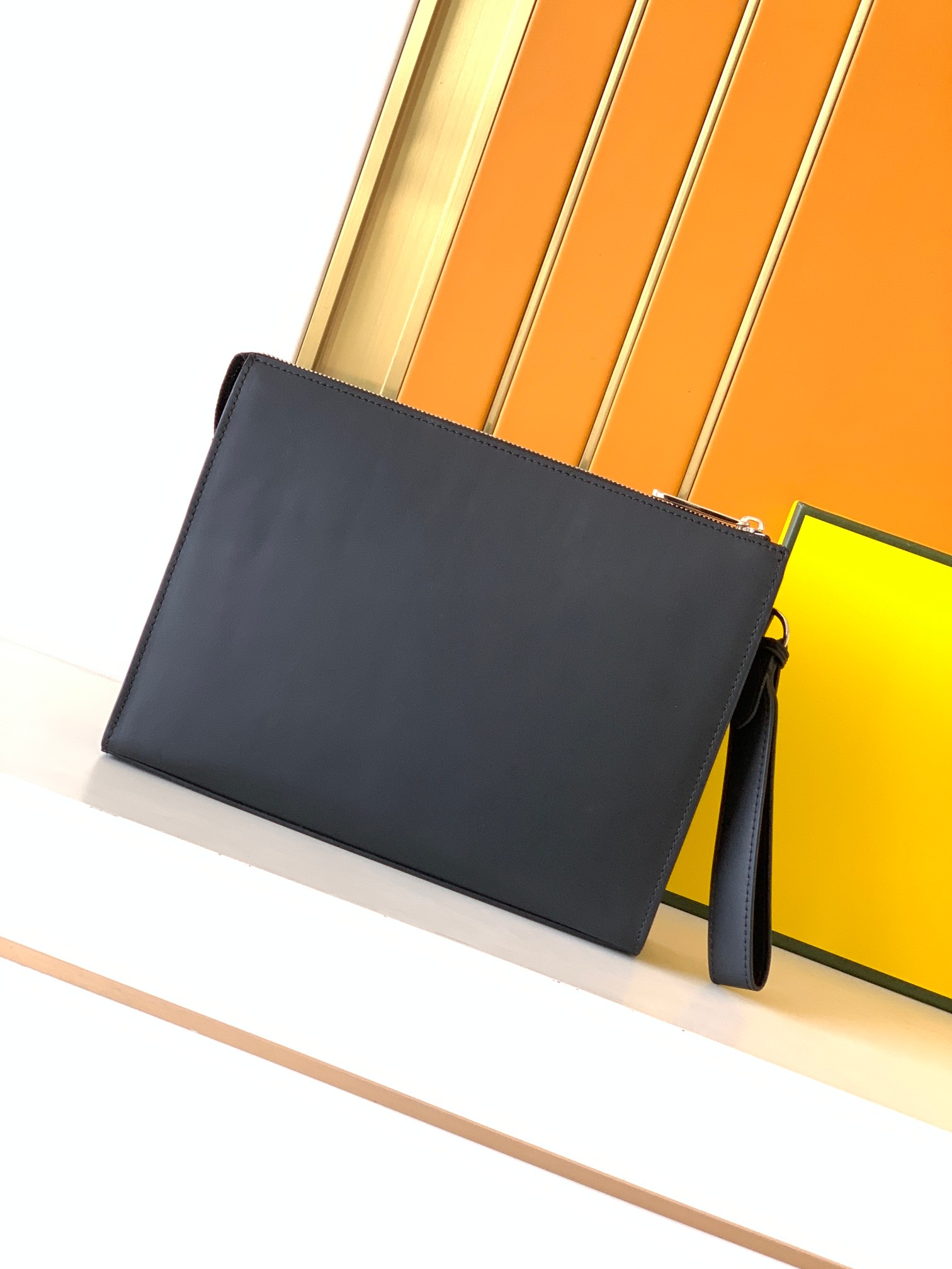 Fendi 手包型号： 1178#黑色 货 休闲 手拿包流行款 高端 有品味 专用高端头层牛皮