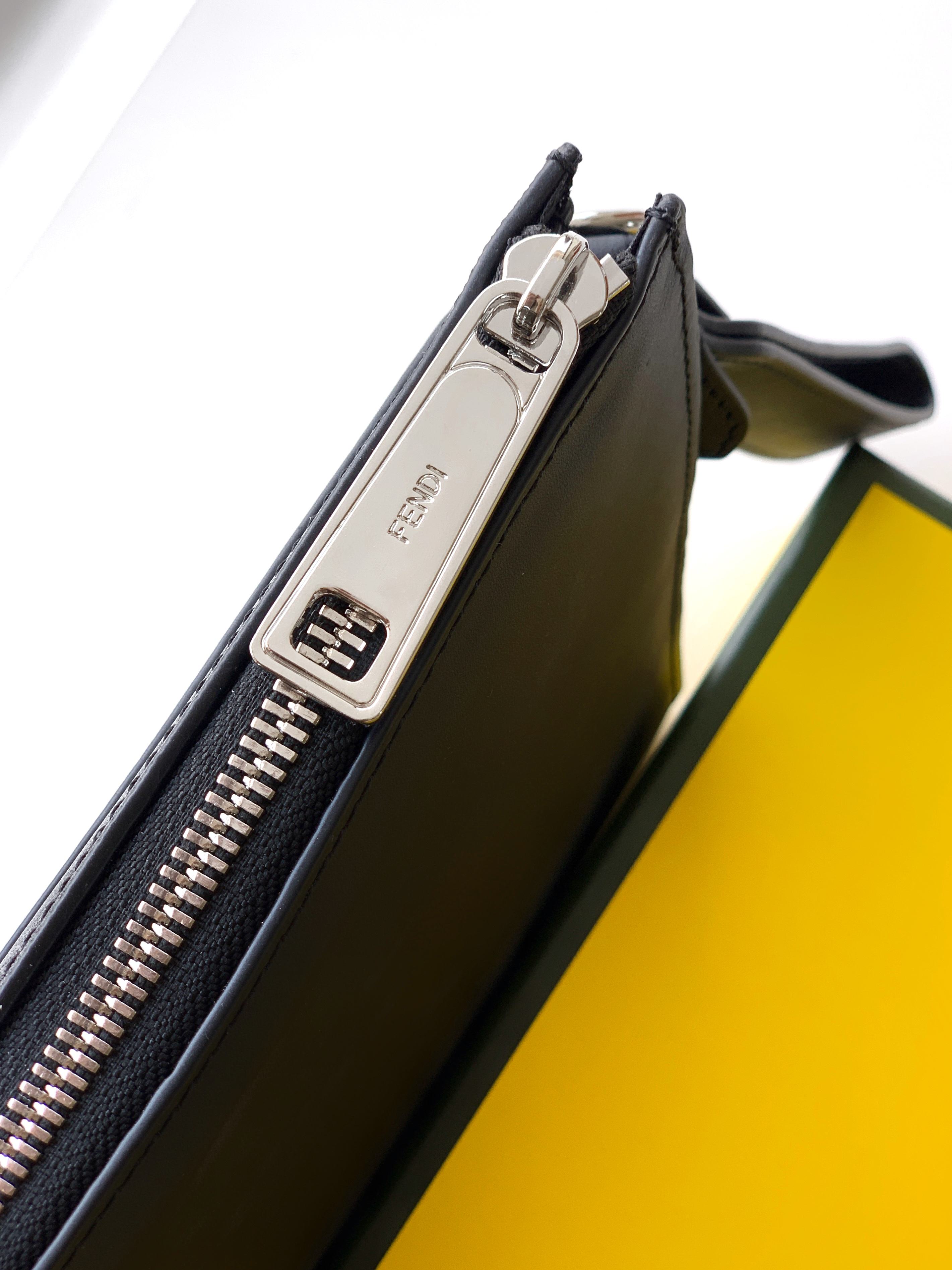 Fendi 手包型号： 1178#黑色 货 休闲 手拿包流行款 高端 有品味 专用高端头层牛皮