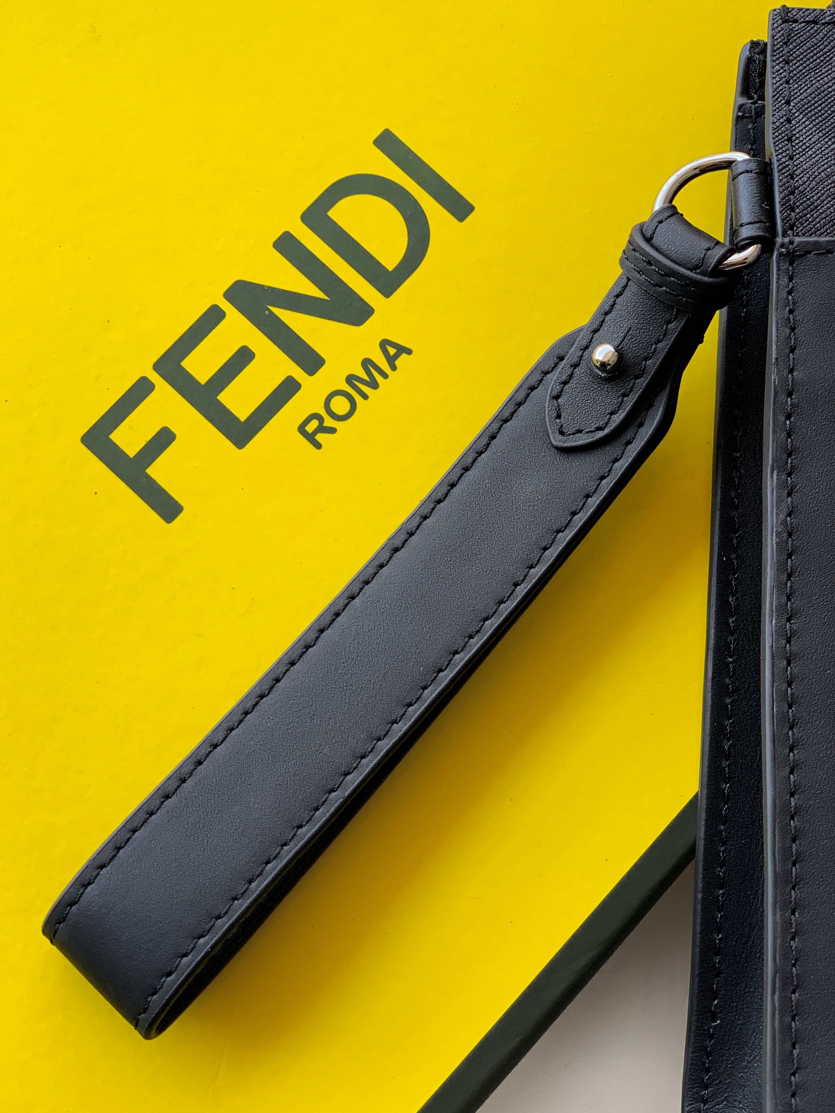 Fendi 手包型号： 1178#黑色 货 休闲 手拿包流行款 高端 有品味 专用高端头层牛皮