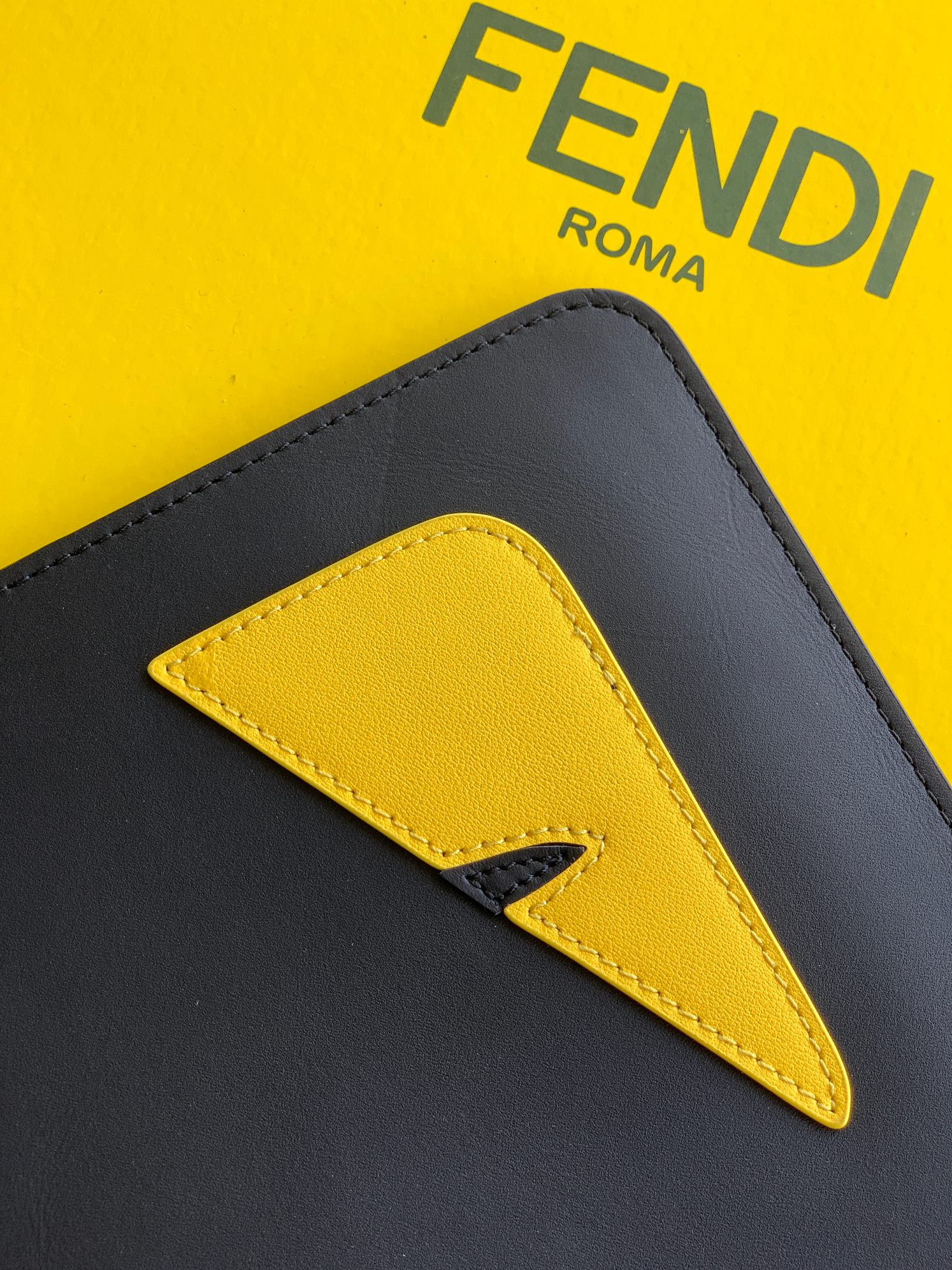 Fendi 手包型号： 1181#黑色 货 休闲 手拿包流行款 高端 有品味 专用高端头层牛皮