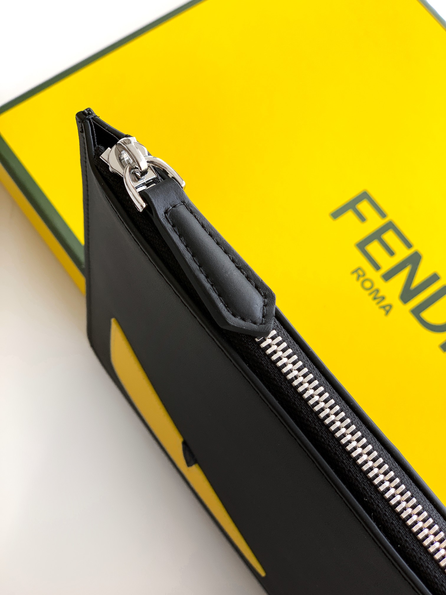 Fendi 手包型号： 1181#黑色 货 休闲 手拿包流行款 高端 有品味 专用高端头层牛皮
