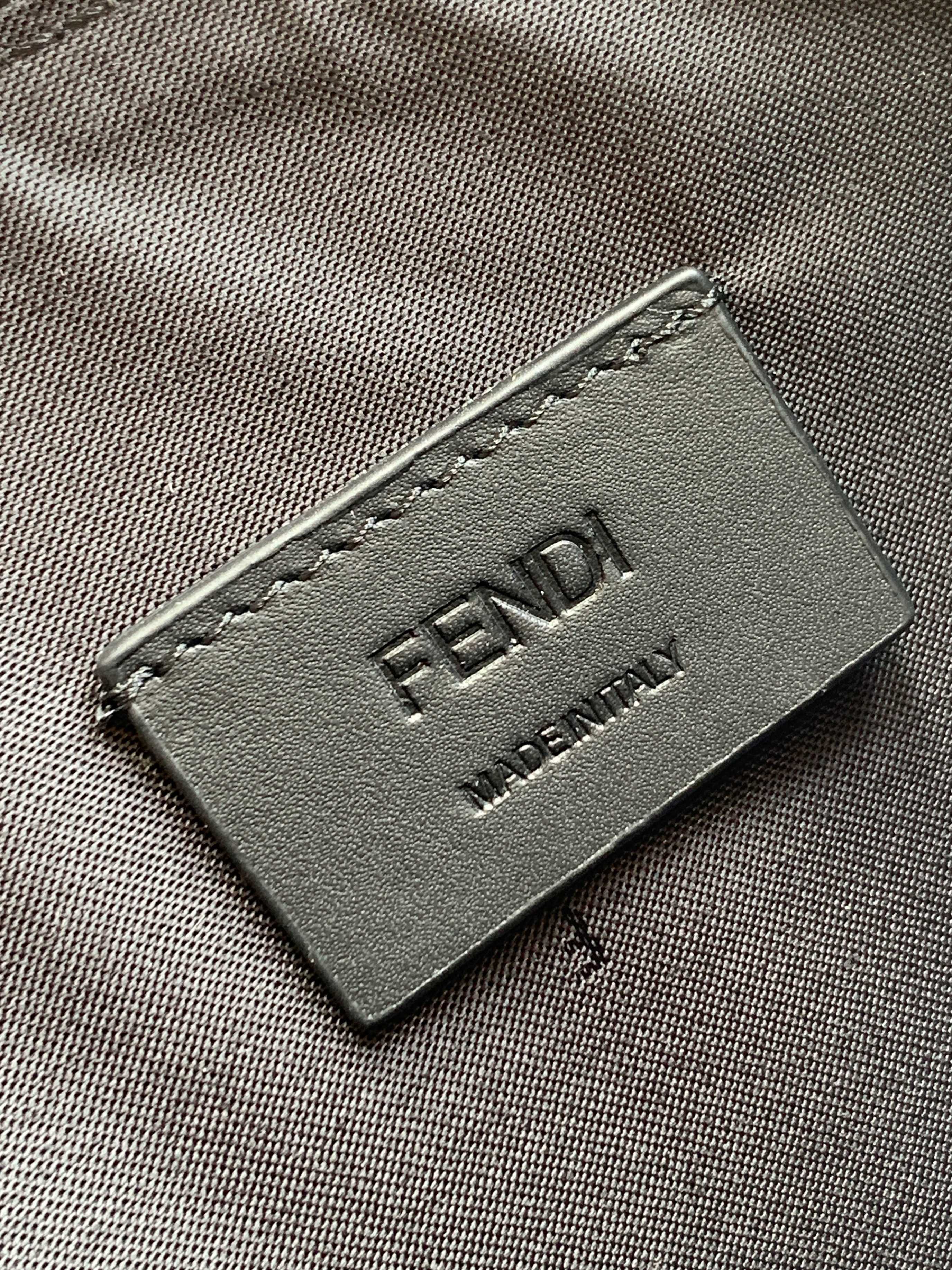 Fendi 手包型号： 1181#黑色 货 休闲 手拿包流行款 高端 有品味 专用高端头层牛皮
