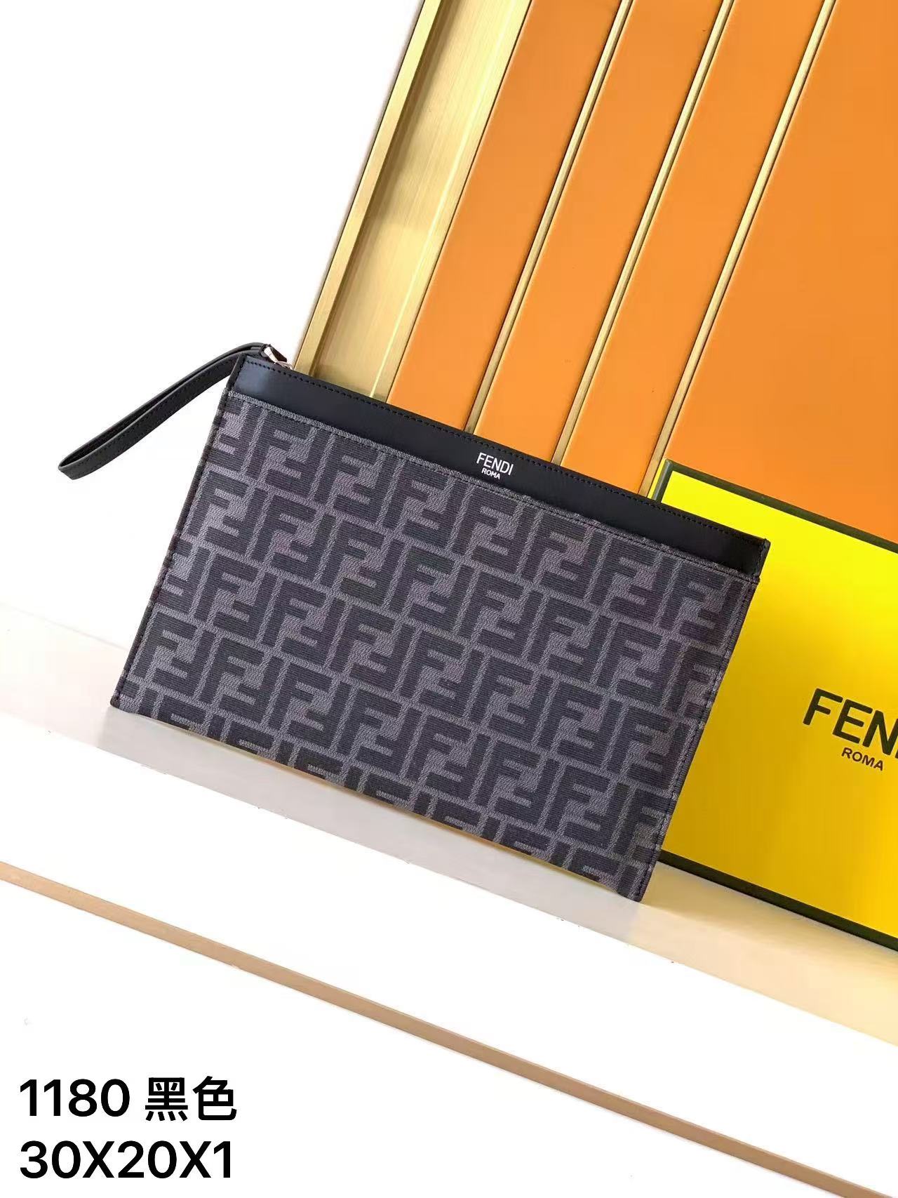 Fendi 手包型号： 1180#黑色 F 防水布配牛皮 货 休闲 手拿包流行款