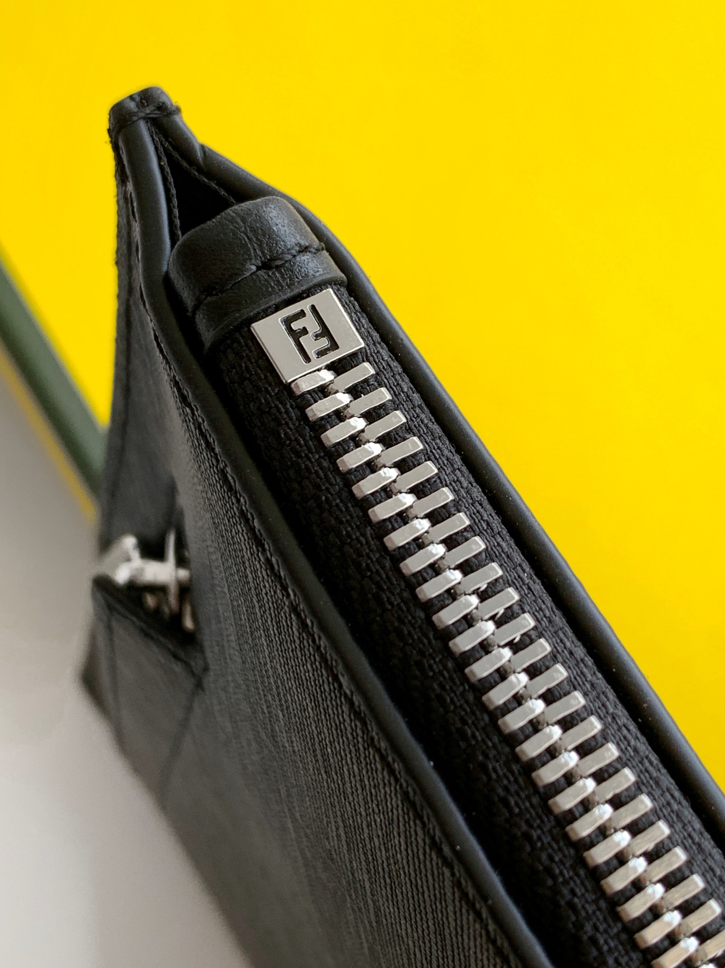 Fendi 手包型号： 1177#黑色 货 休闲 手拿包流行款 高端 有品味 专用高端头层牛皮