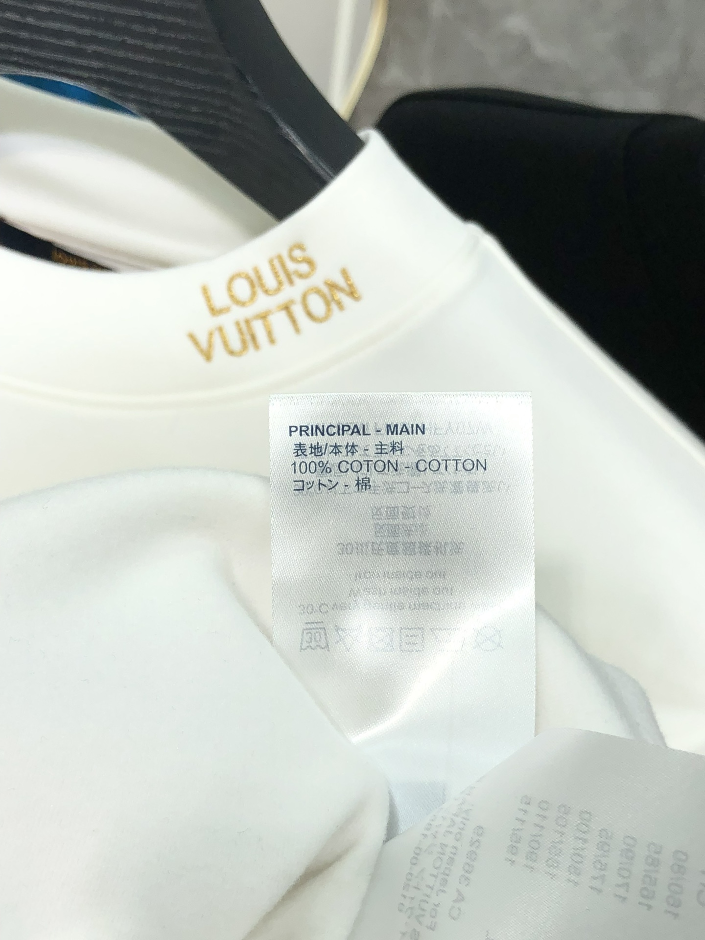  。Lv。高端品质 秋冬新品打底卫衣
采用24年🔥🔥🔥克重300g人棉 b质量杠杠的          