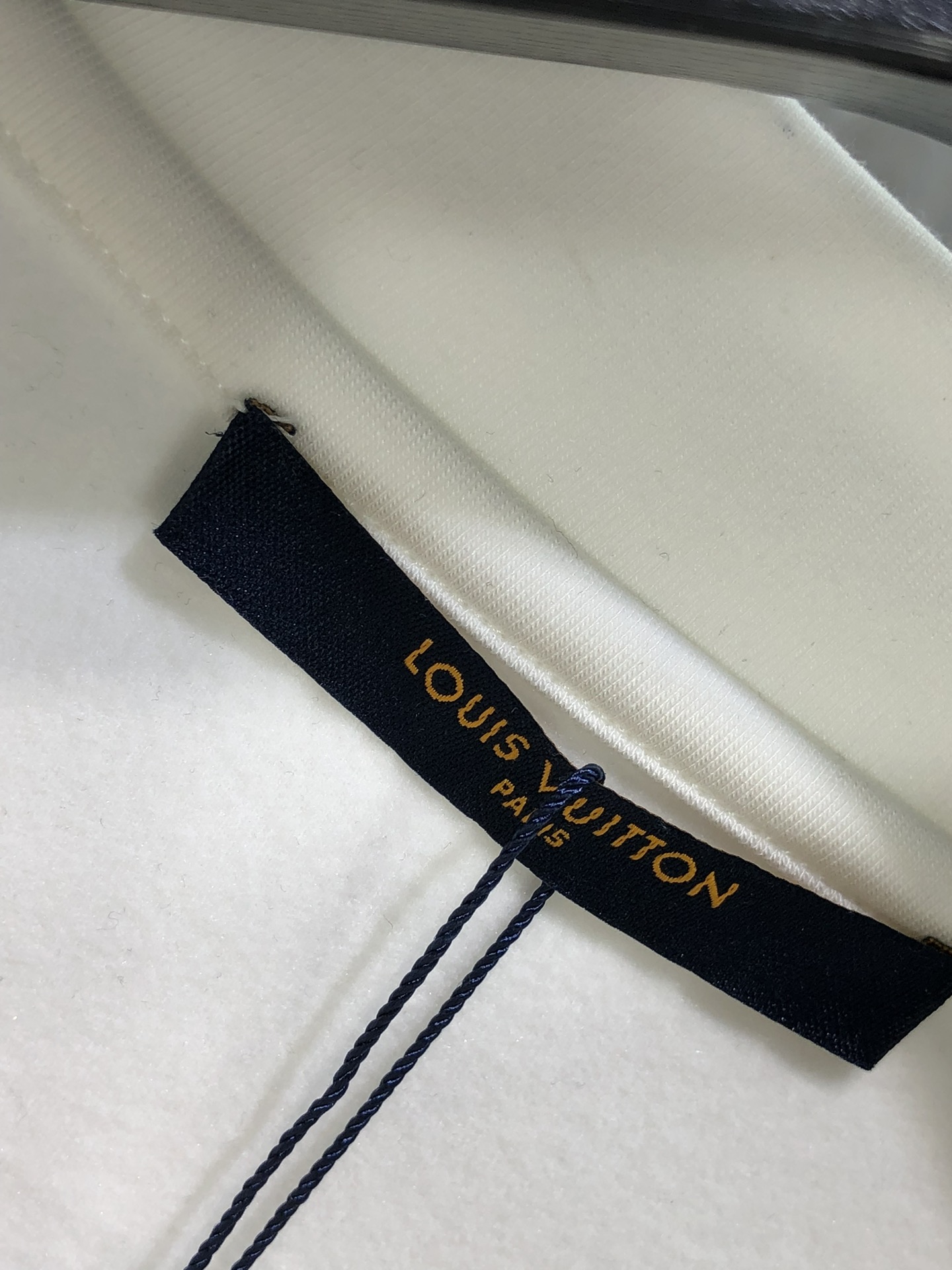  。Lv。高端品质 秋冬新品打底卫衣
采用24年🔥🔥🔥克重300g人棉 b质量杠杠的          