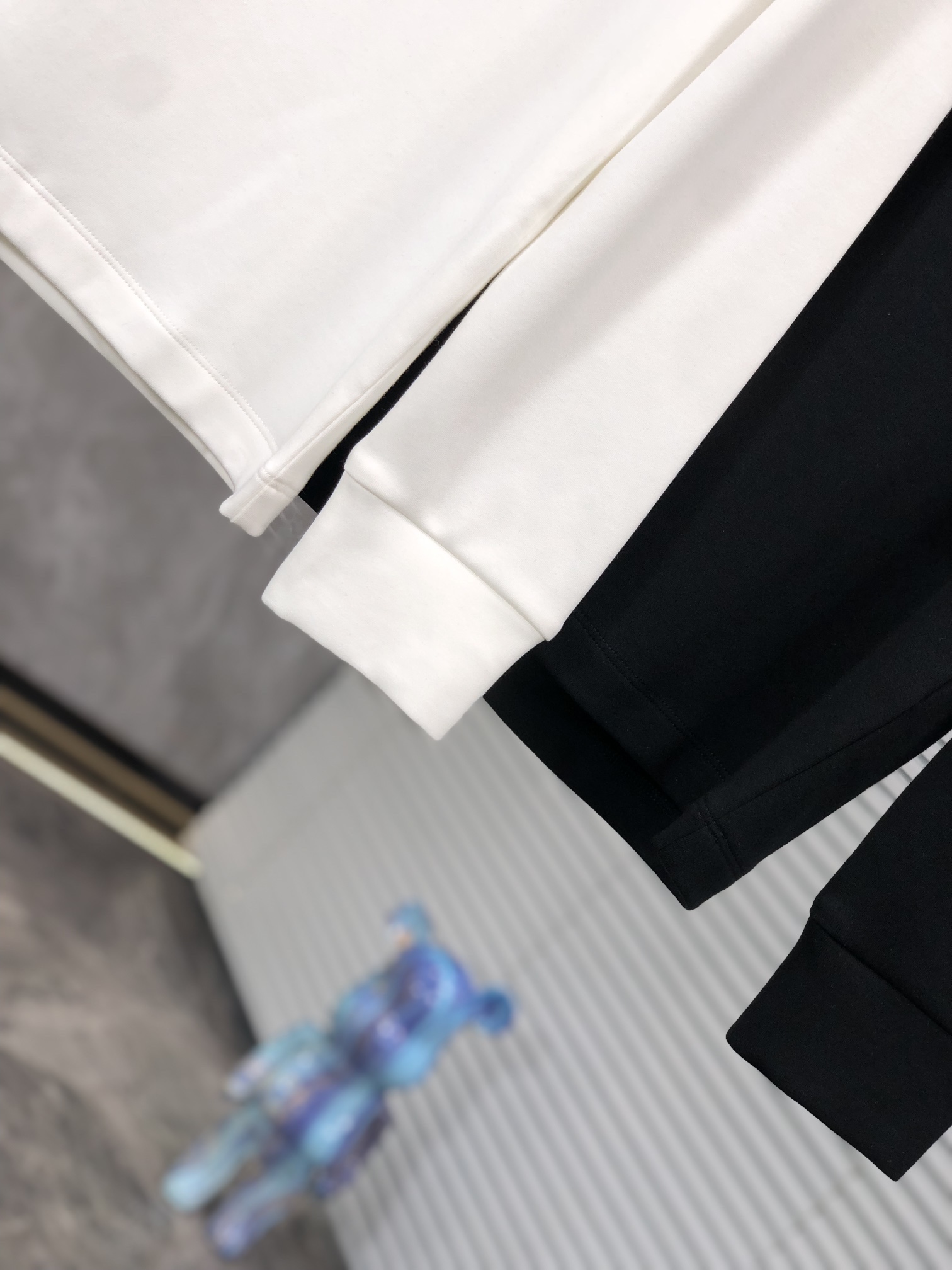  。Lv。高端品质 秋冬新品打底卫衣
采用24年🔥🔥🔥克重300g人棉 b质量杠杠的          