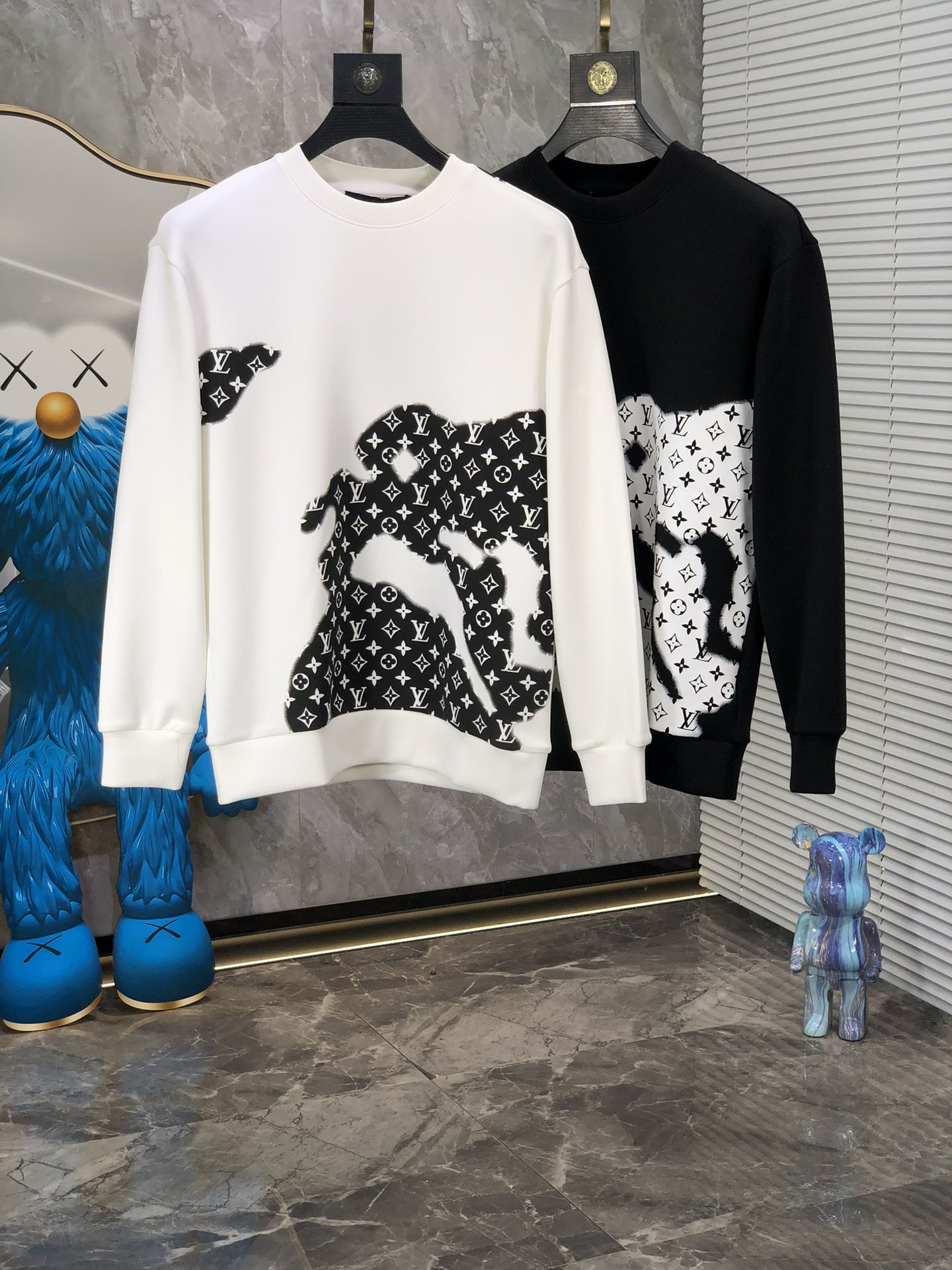  。Lv。秋冬高端定制。 最新卫衣，高端精致且不浮夸，b时尚休闲圆领款，定制太空卫衣纯棉！科技面料，定制