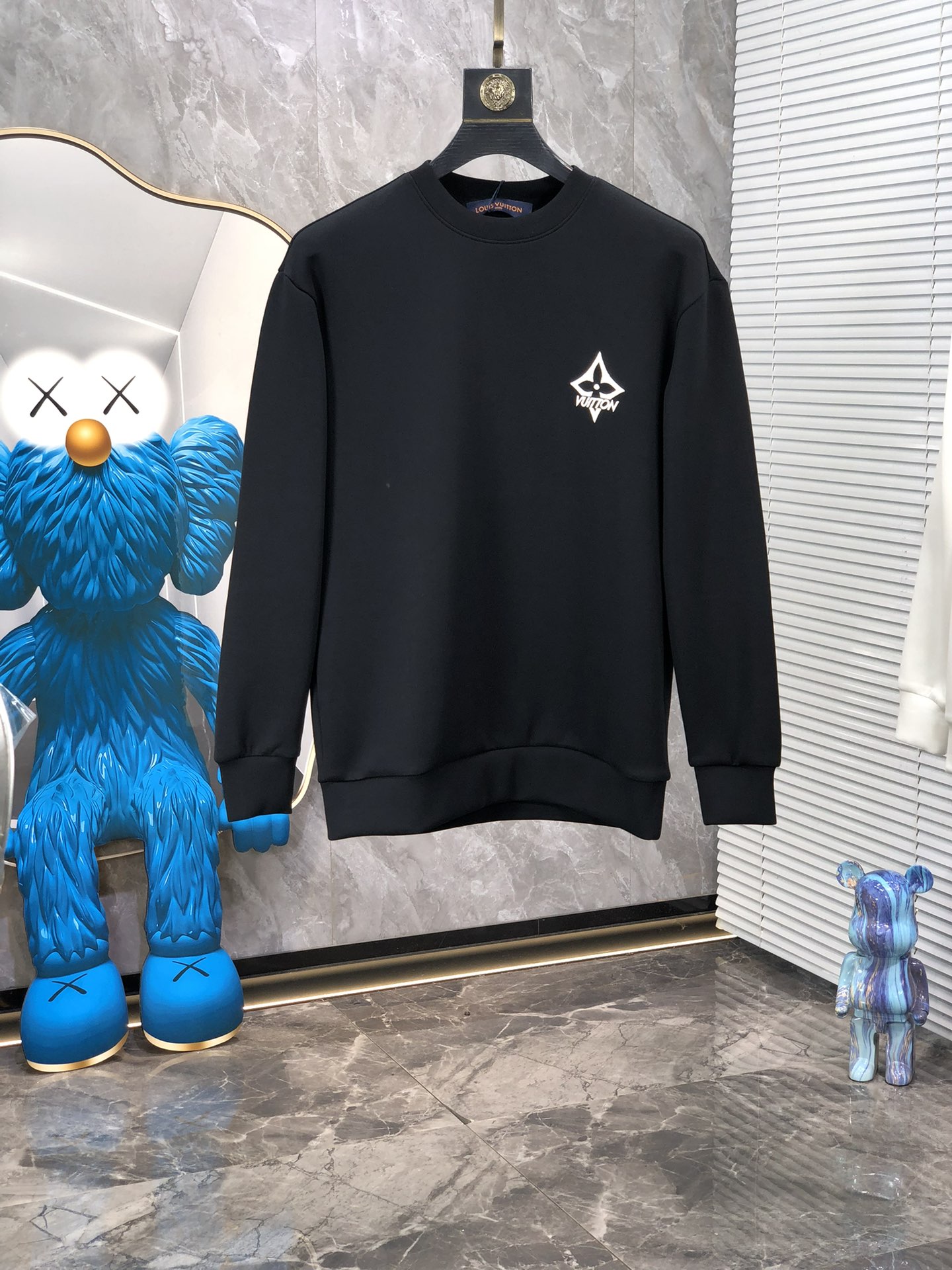  。Lv。秋冬高端定制。 最新卫衣，高端精致且不浮夸，b时尚休闲圆领款，定制太空卫衣纯棉！科技面料，定制