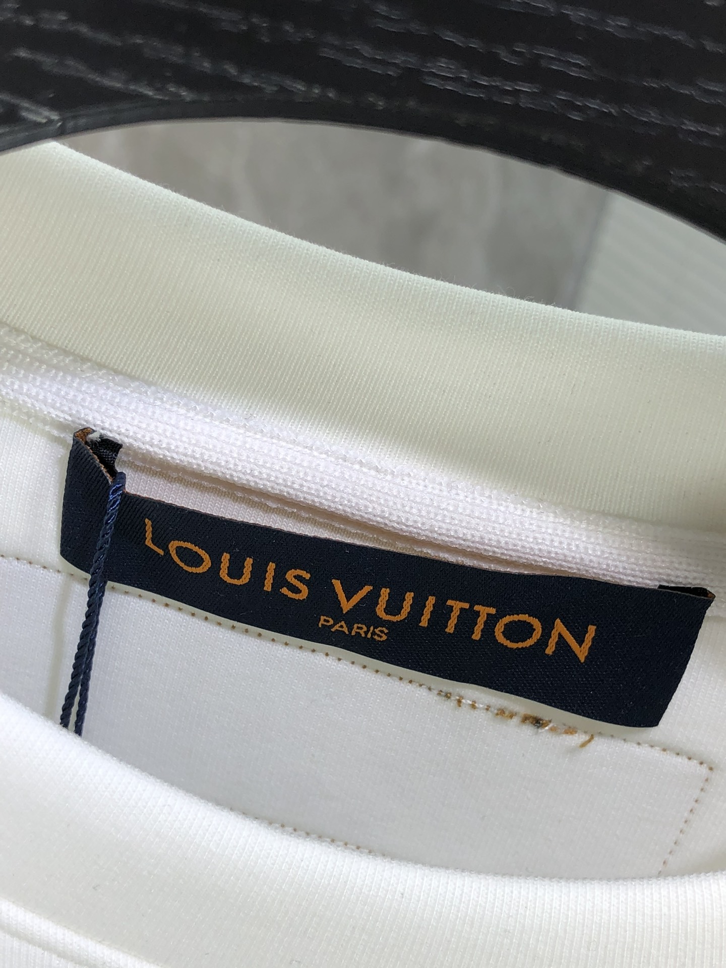  。Lv。秋冬高端定制。 最新卫衣，高端精致且不浮夸，b时尚休闲圆领款，定制太空卫衣纯棉！科技面料，定制