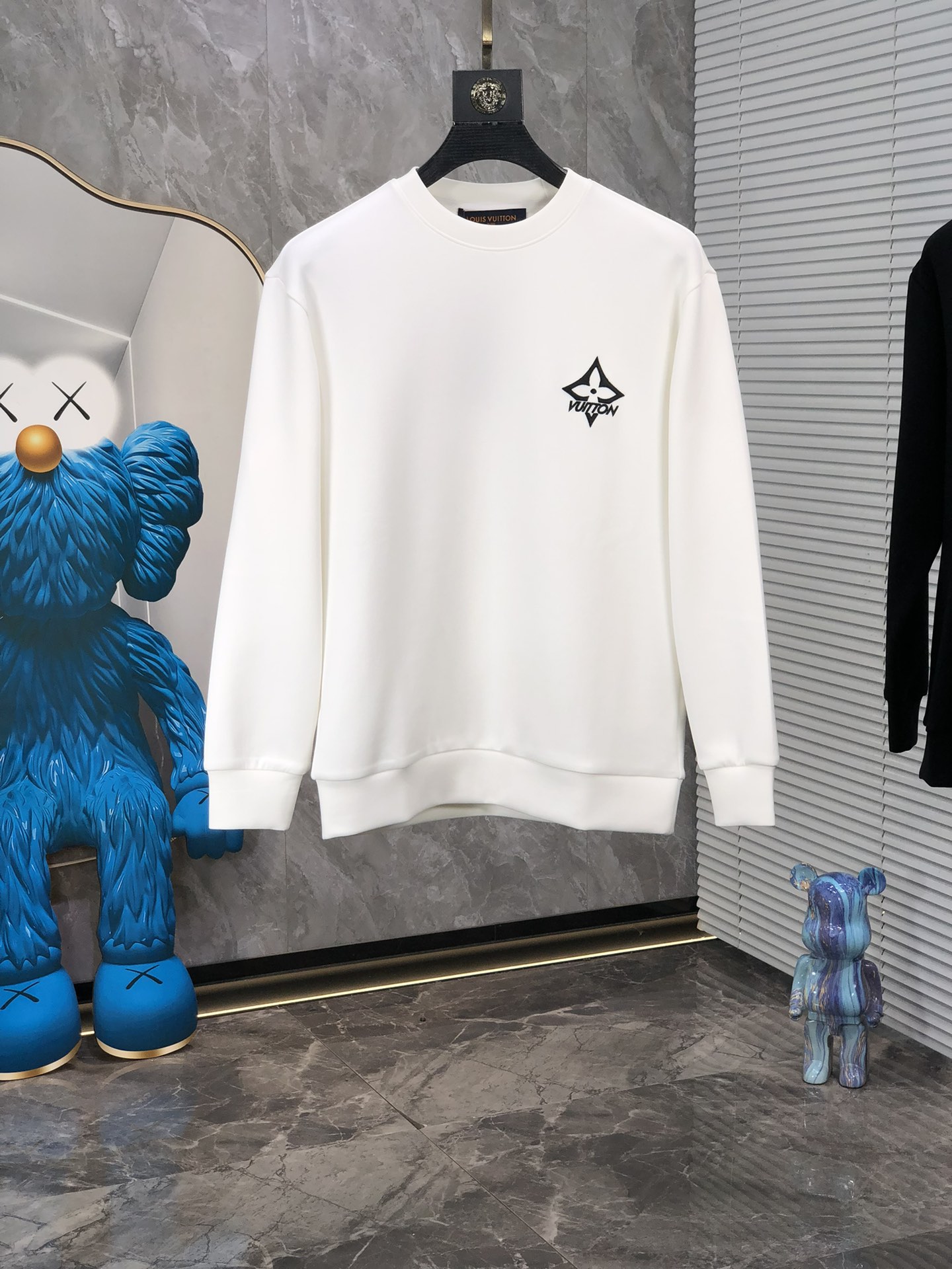  。Lv。秋冬高端定制。 最新卫衣，高端精致且不浮夸，b时尚休闲圆领款，定制太空卫衣纯棉！科技面料，定制