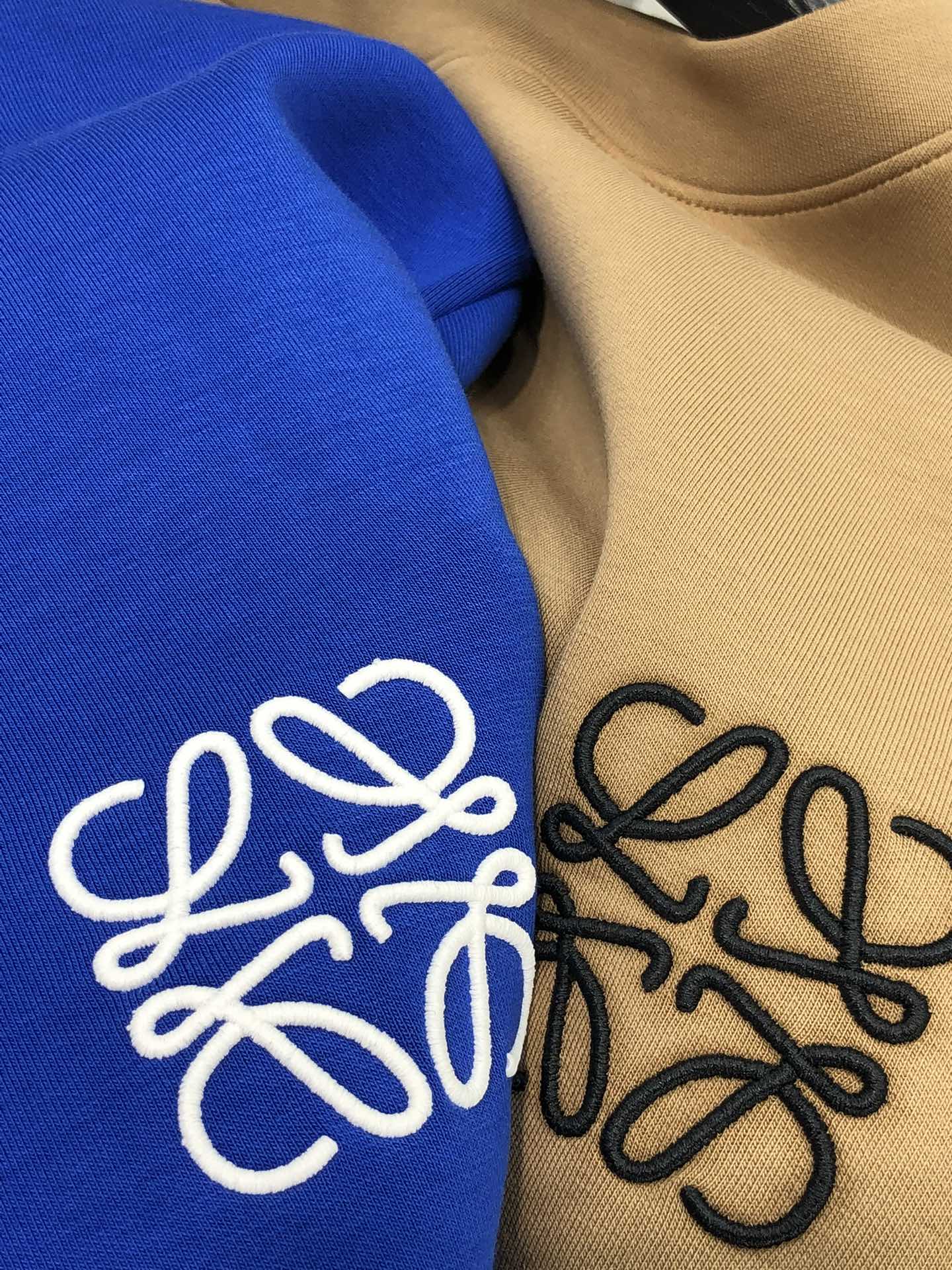 。罗意威。秋冬高端定制。 最新卫衣，高端精致且不浮夸，b时尚休闲圆领款，定制太空卫衣纯棉！科技面料，定