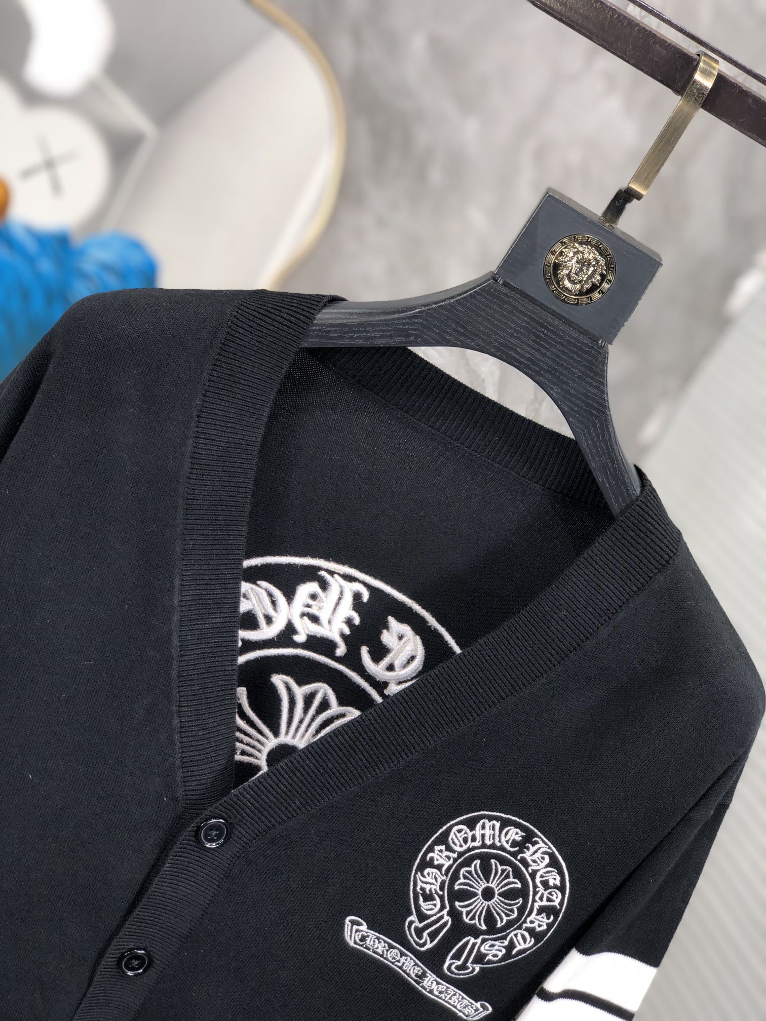      。 。克罗心。24秋冬新款针织羊毛衫，专柜同步发售！定制专属羊毛🐑面料，从容百搭，档次极高，
