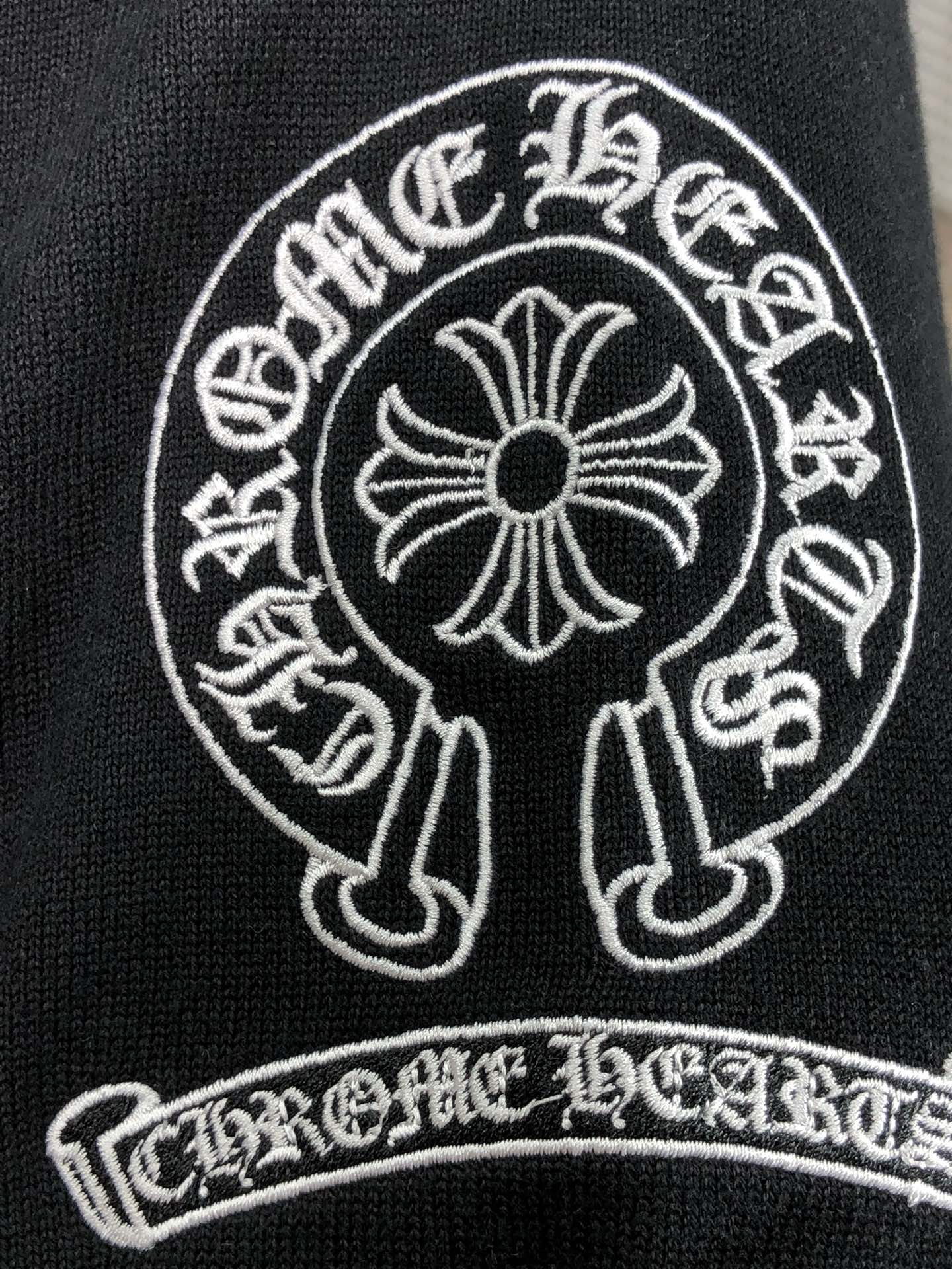       。 。克罗心。24秋冬新款针织羊毛衫，专柜同步发售！定制专属羊毛🐑面料，从容百搭，档次极高，